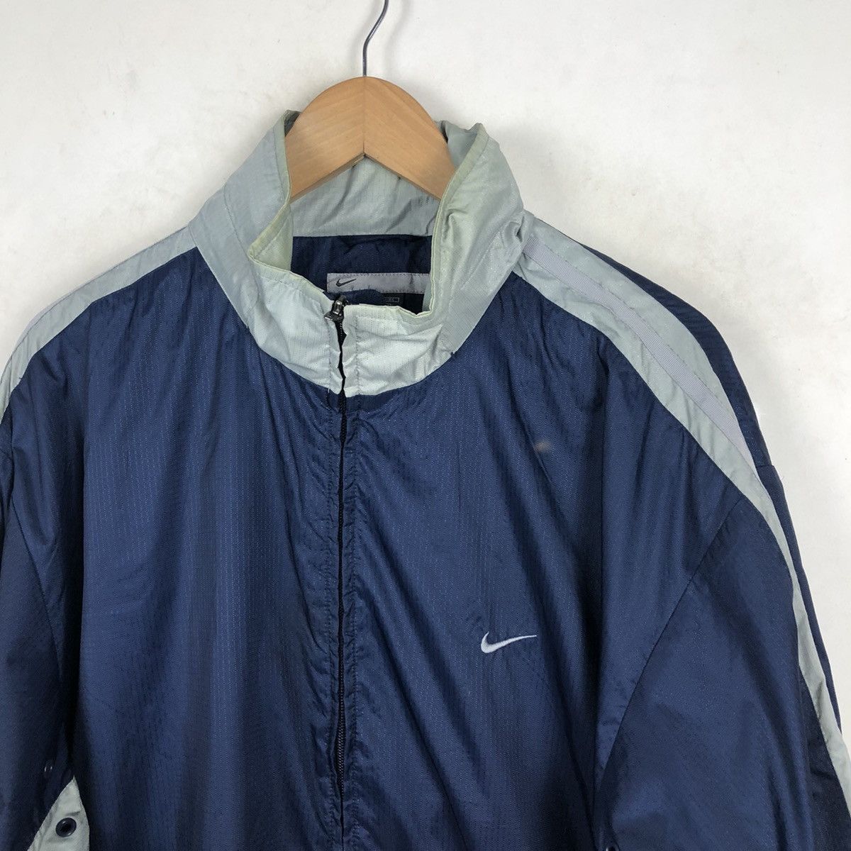 Nike VINTAGE NIKE WINDBREAKER SMALL SWOOSH Size US XL / EU 56 / 4 - 2 Thumbnail