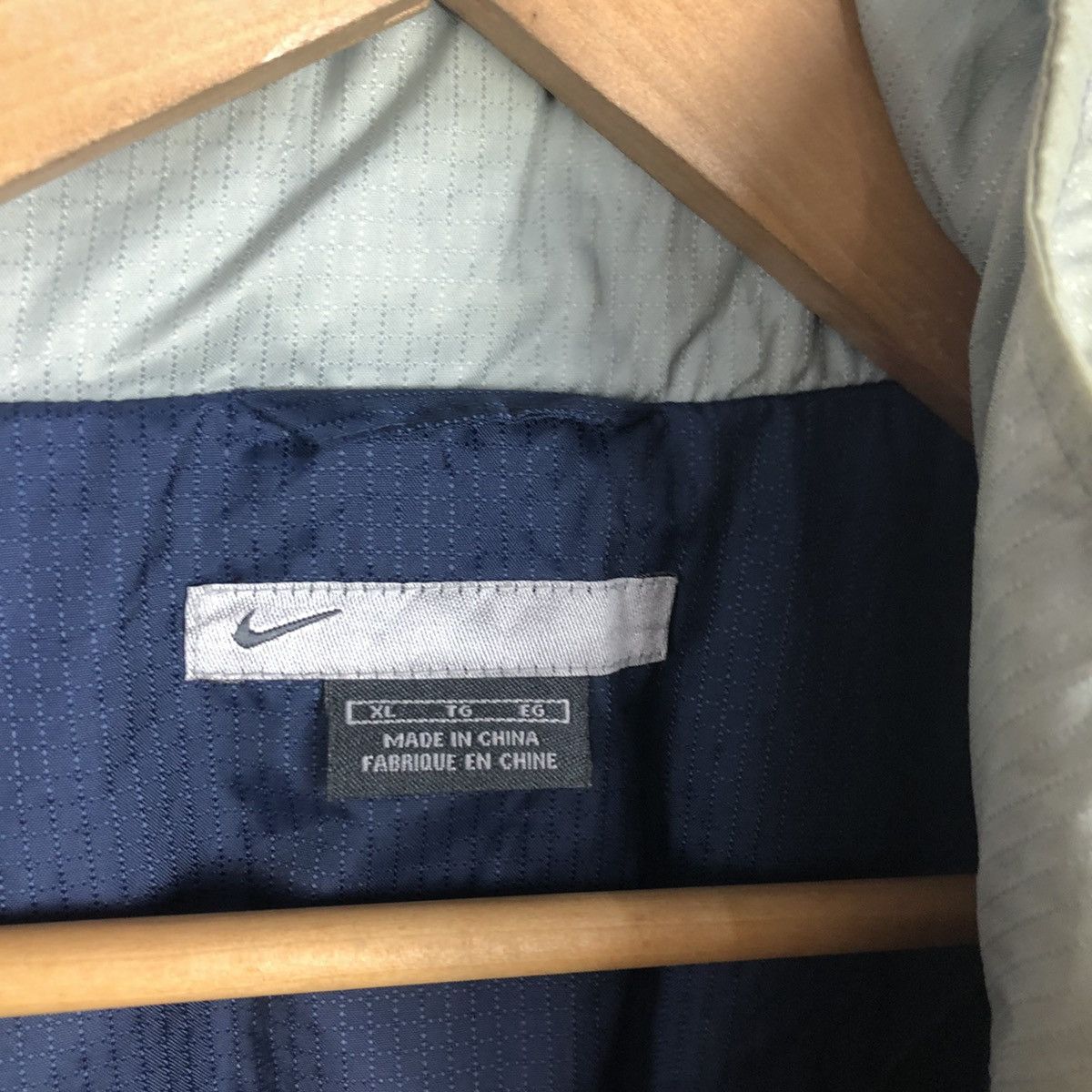Nike VINTAGE NIKE WINDBREAKER SMALL SWOOSH Size US XL / EU 56 / 4 - 7 Thumbnail