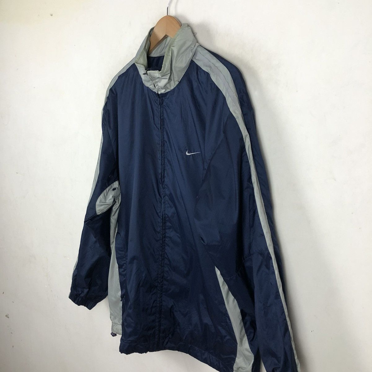 Nike VINTAGE NIKE WINDBREAKER SMALL SWOOSH Size US XL / EU 56 / 4 - 4 Thumbnail