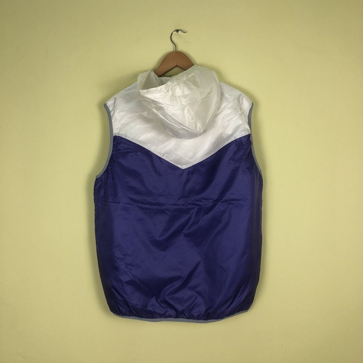 Nike ❌LAST DROP❌Tank Top Sleeveless NIKE Light Puffer Size US XXL / EU 58 / 5 - 6 Thumbnail