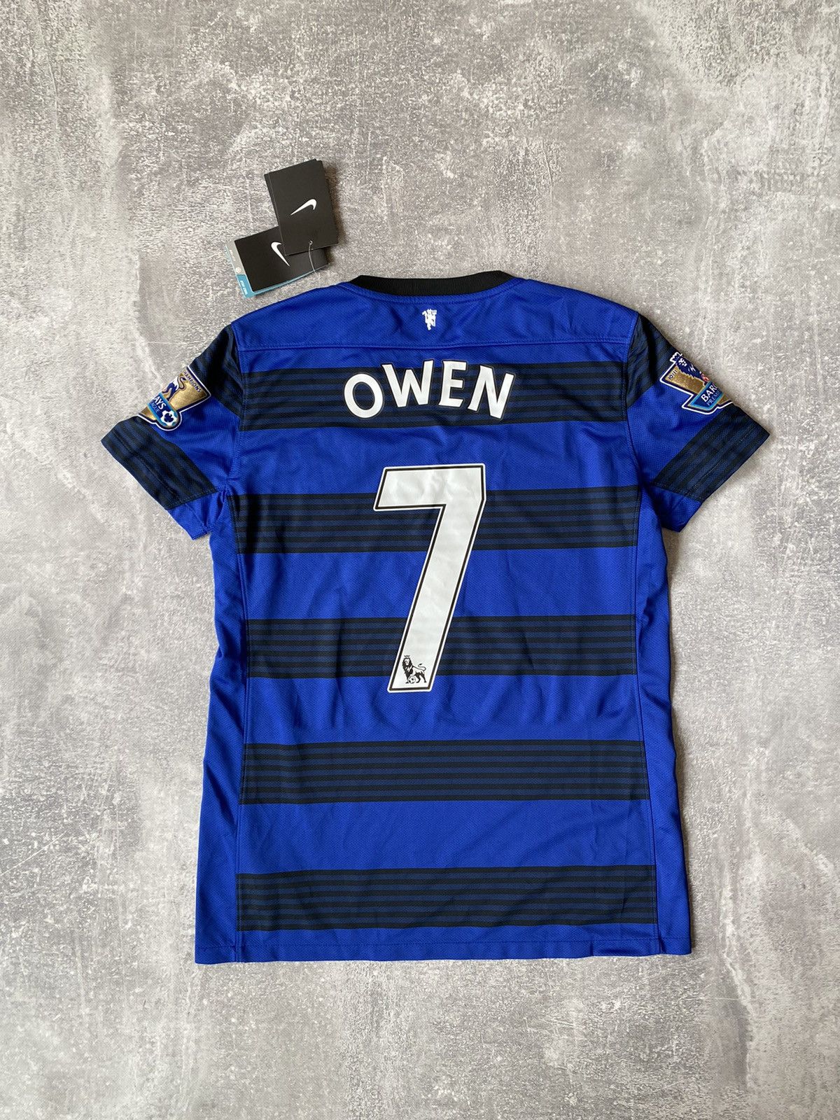 Nike Manchester United 2011/12 Owen Nike Soccer Jersey Size M / US 6-8 / IT 42-44 - 5 Thumbnail