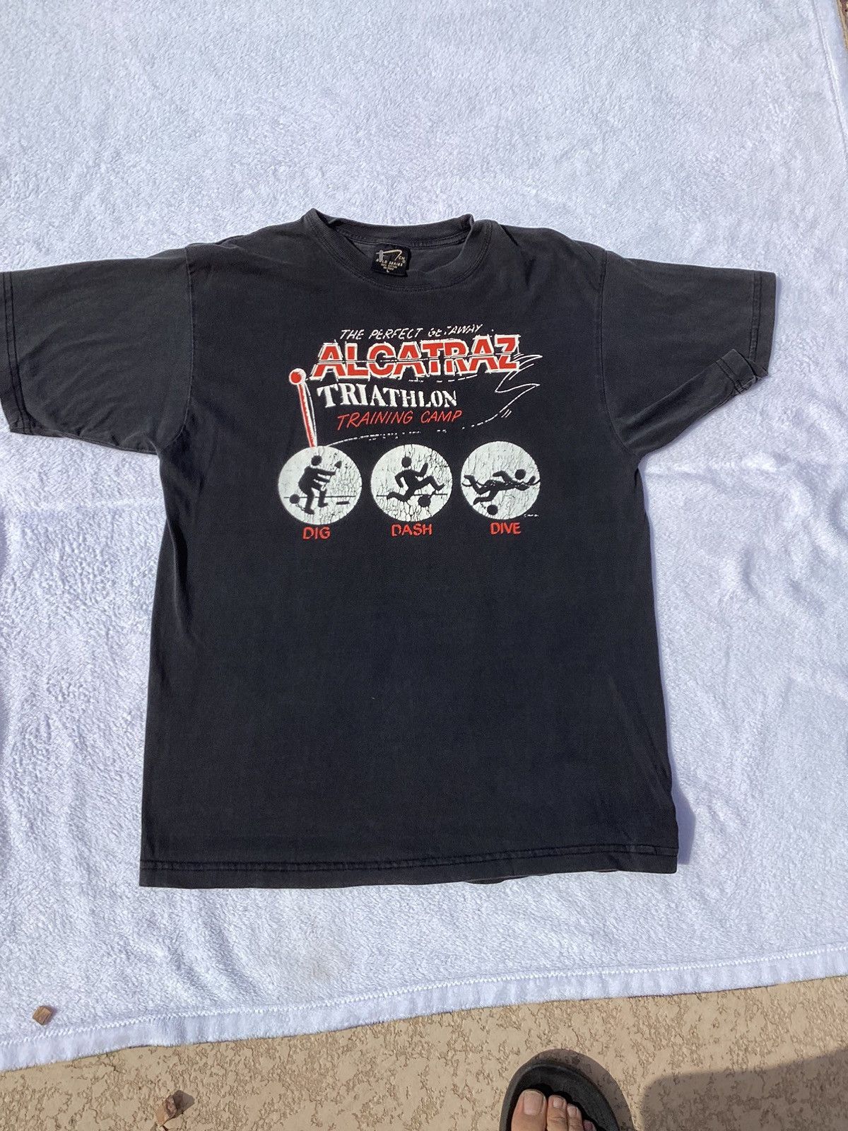 Vtg Alcatraz triathlon training camp graphic memorabilia Tee