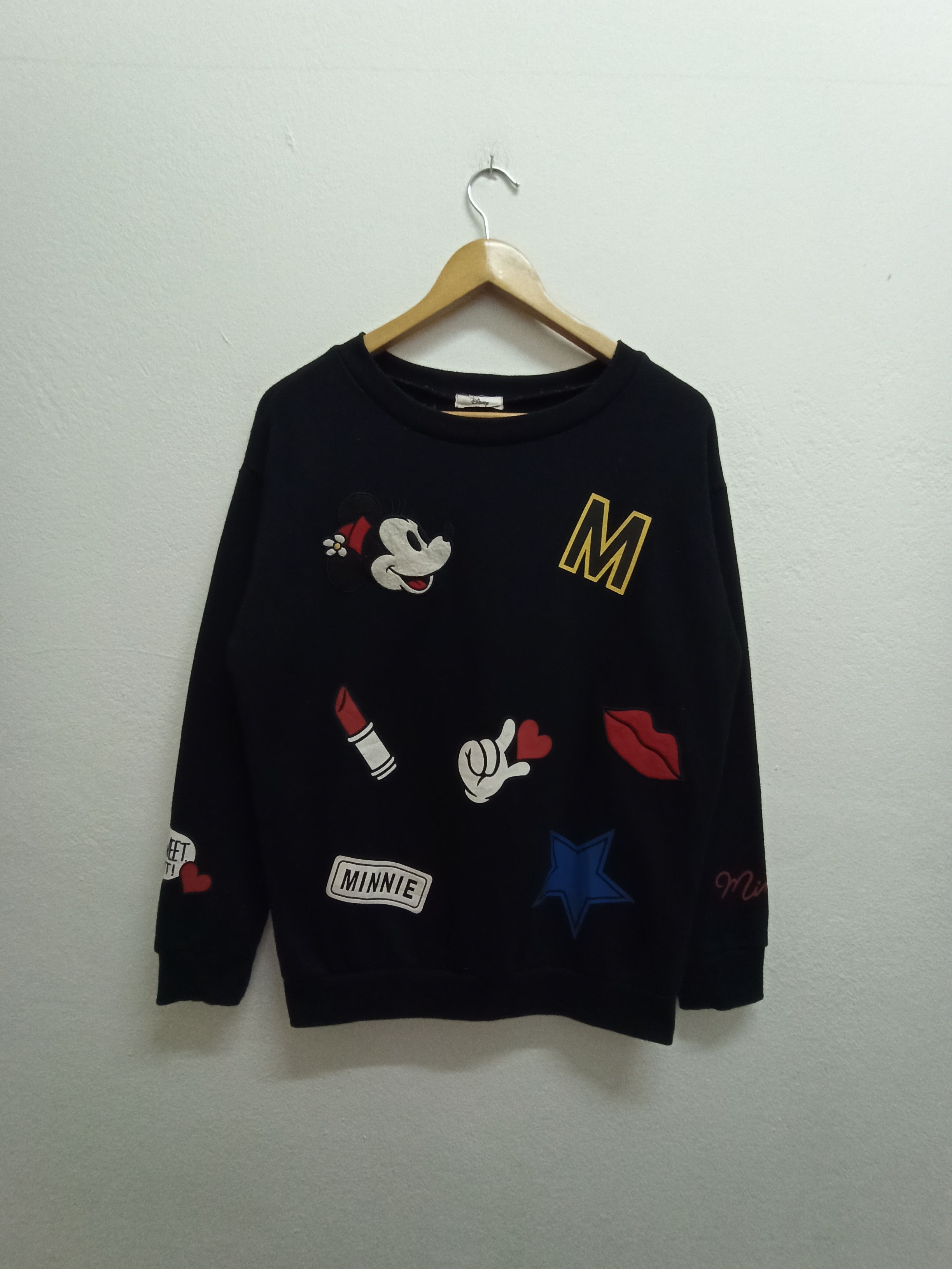 Disney Rare Minnie Mouse Sweatshirts embroidered Big Logo (c36) Size US M / EU 48-50 / 2 - 1 Thumbnail