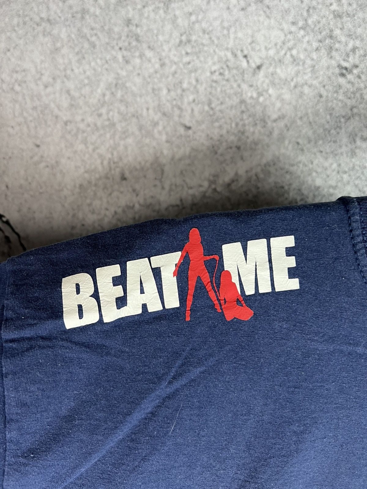 Vintage Beat me BDSM vintage tshirt Size US XL / EU 56 / 4 - 4 Thumbnail