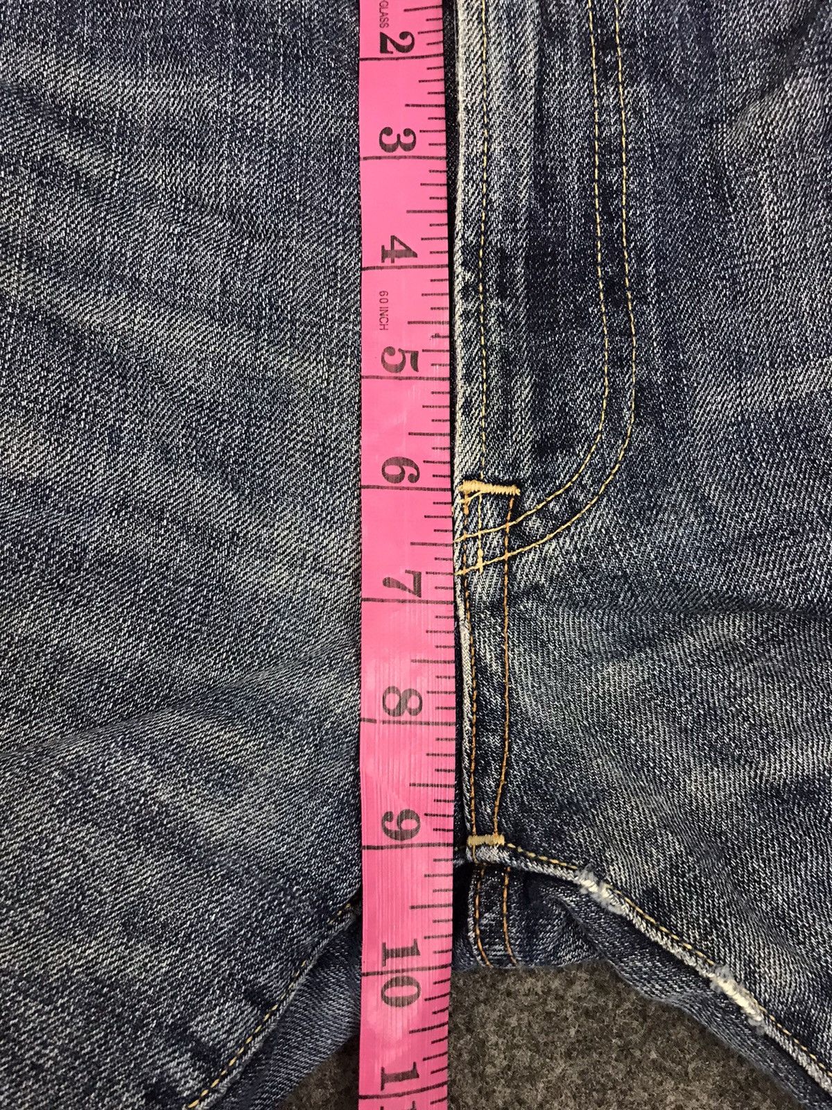 Japanese Brand Uniqlo Red Line Selvedge Distressed Denim Jeans Size US 35 - 8 Thumbnail