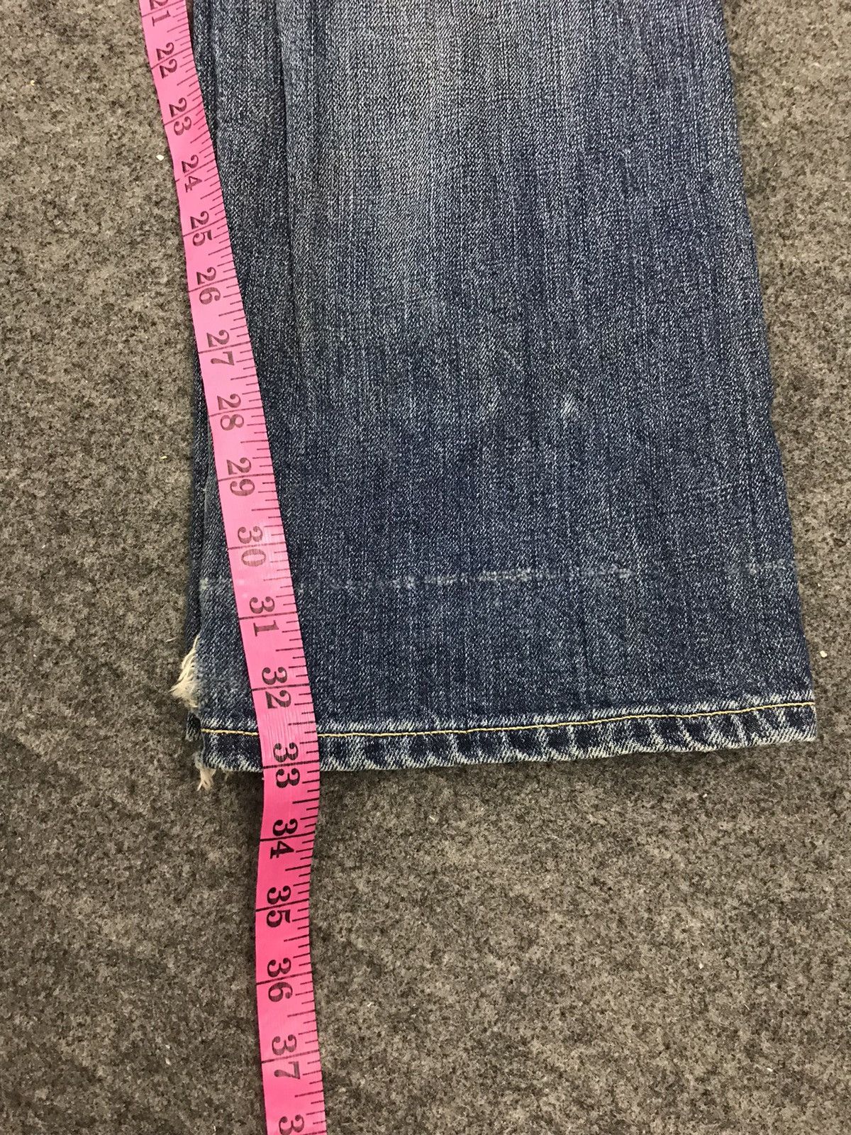 Japanese Brand Uniqlo Red Line Selvedge Distressed Denim Jeans Size US 35 - 6 Thumbnail