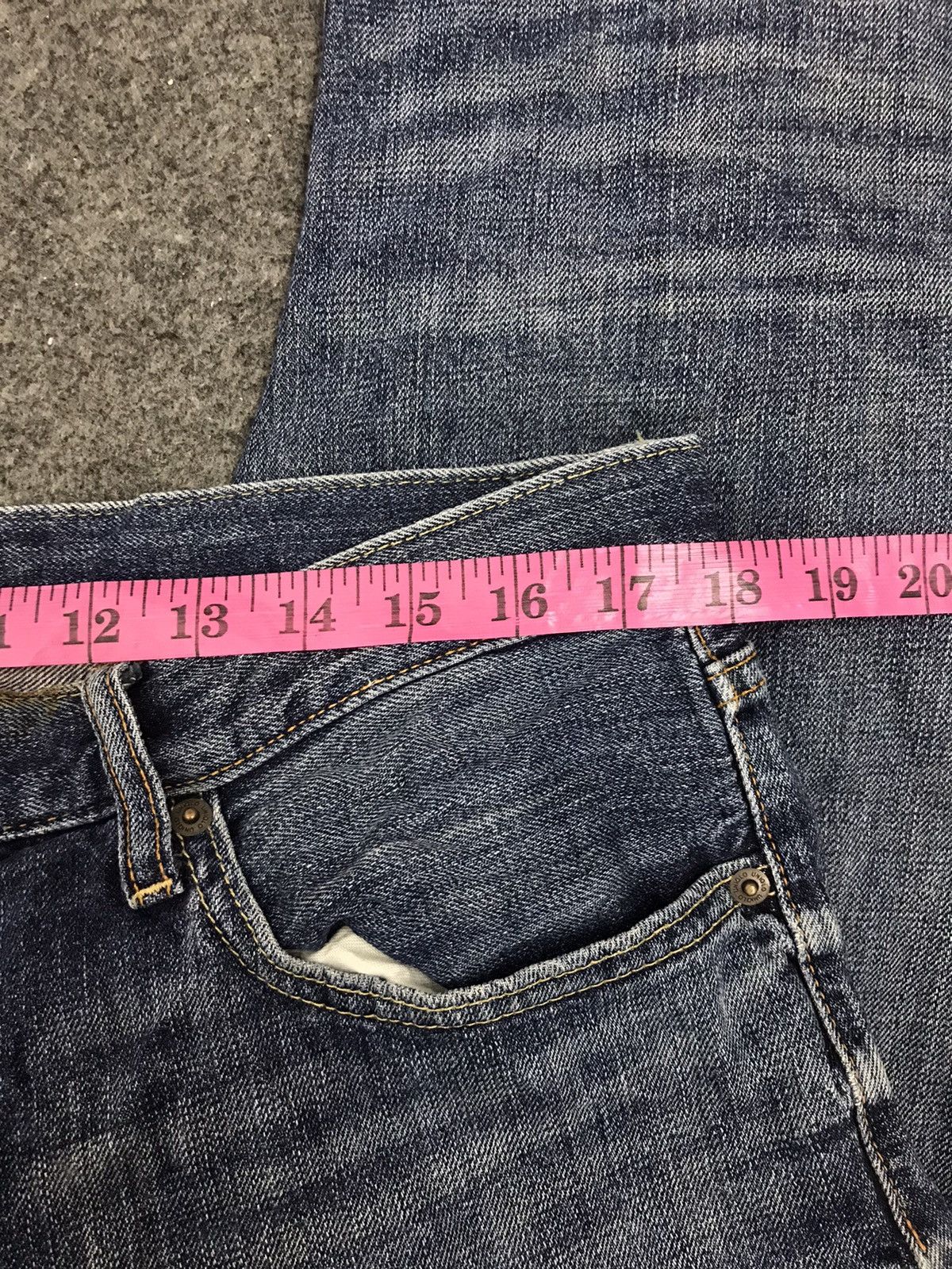 Japanese Brand Uniqlo Red Line Selvedge Distressed Denim Jeans Size US 35 - 7 Thumbnail
