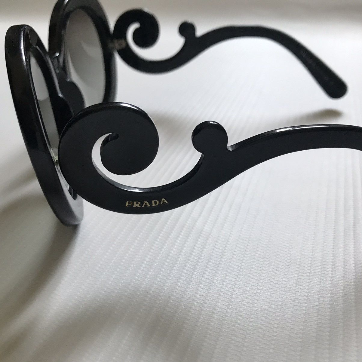 Prada Prada iconic wavy sunglasses Size ONE SIZE - 14 Thumbnail