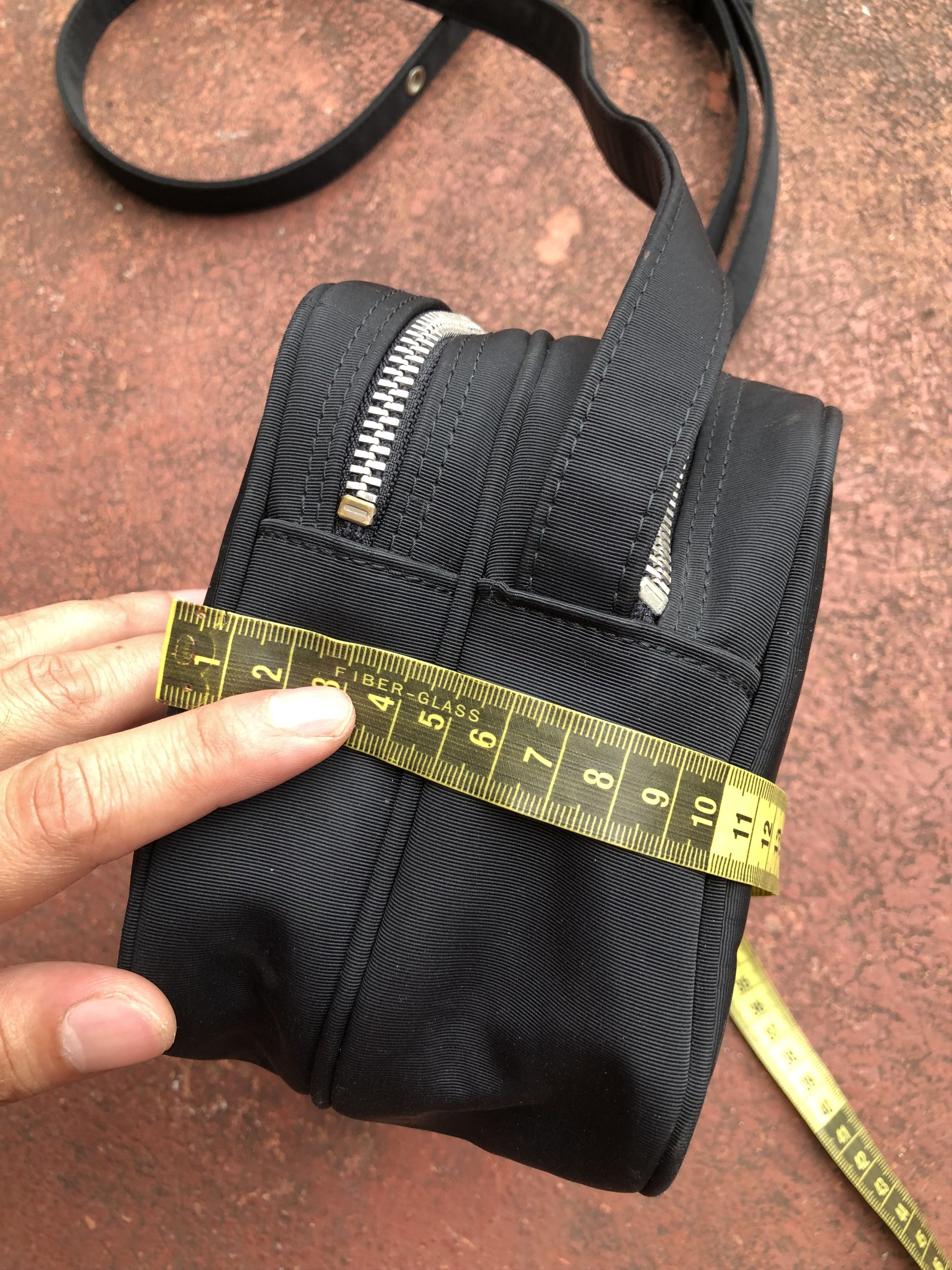 Yohji Yamamoto RARE🔥VINTAGE YOHJI Y’SACCS SMALL PADDED SPELL OUT SLING BAG Size ONE SIZE - 11 Thumbnail