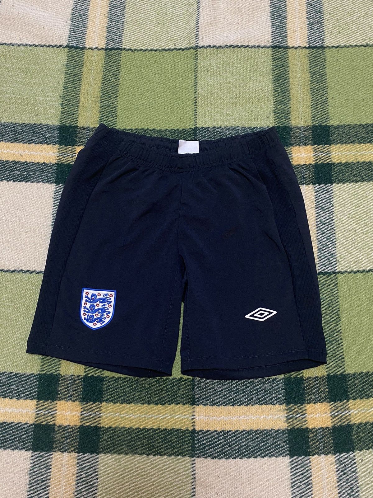 Umbro Vintage 90s Umbro shorts streetwear y2k casual size Xs Size US 28 / EU 44 - 1 Thumbnail