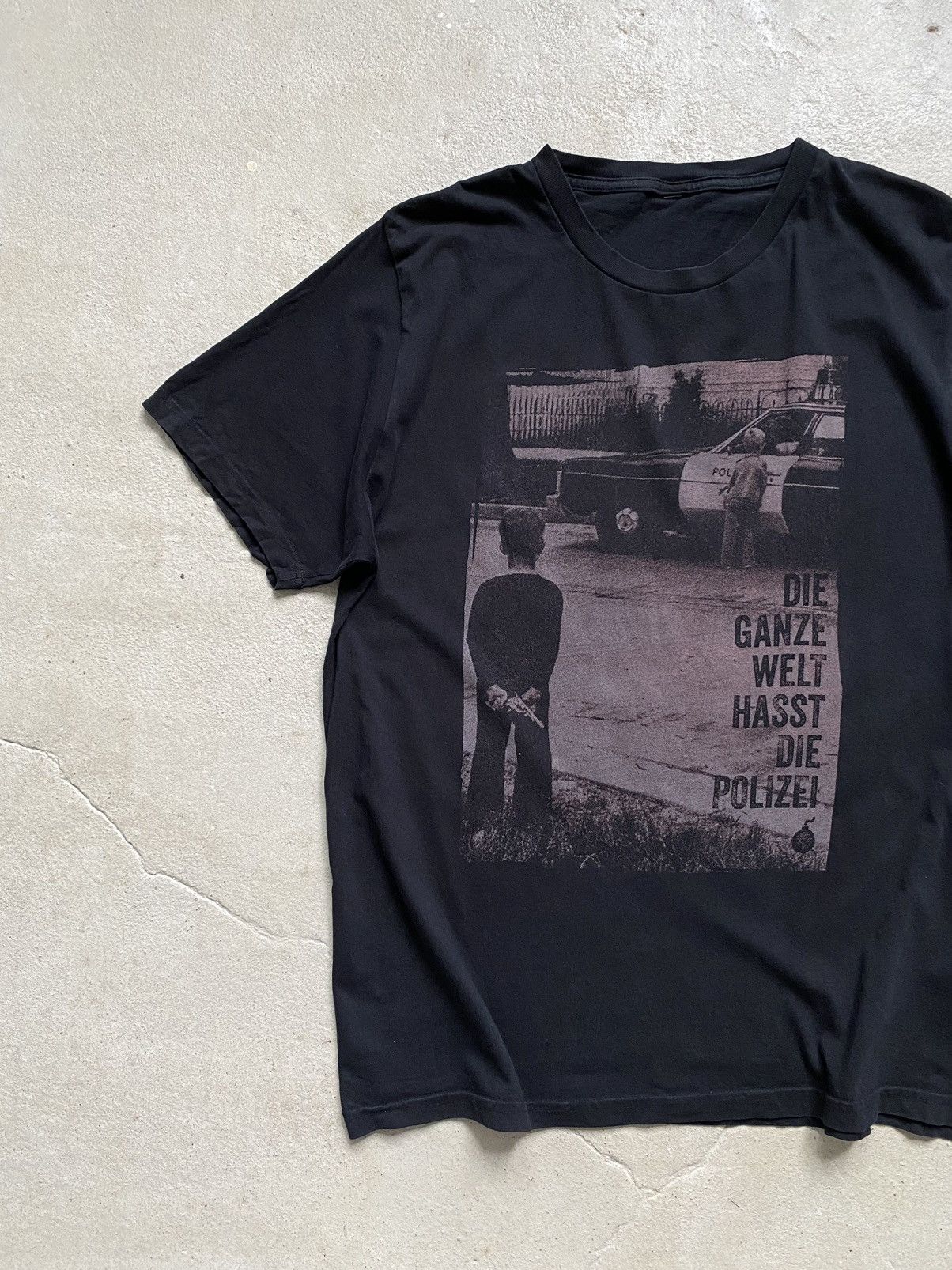 Band Tees ACAB The whole world hates the police Band T Shirt Size US M / EU 48-50 / 2 - 2 Thumbnail