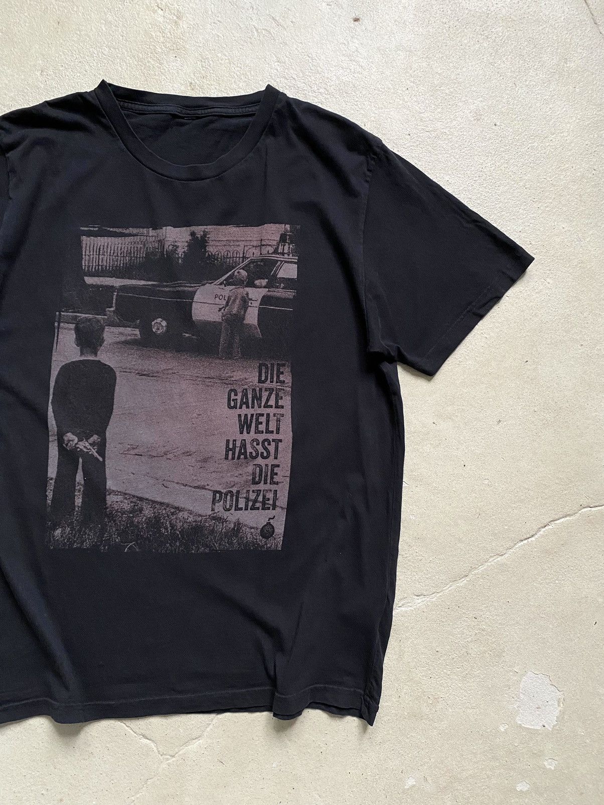 Band Tees ACAB The whole world hates the police Band T Shirt Size US M / EU 48-50 / 2 - 3 Thumbnail
