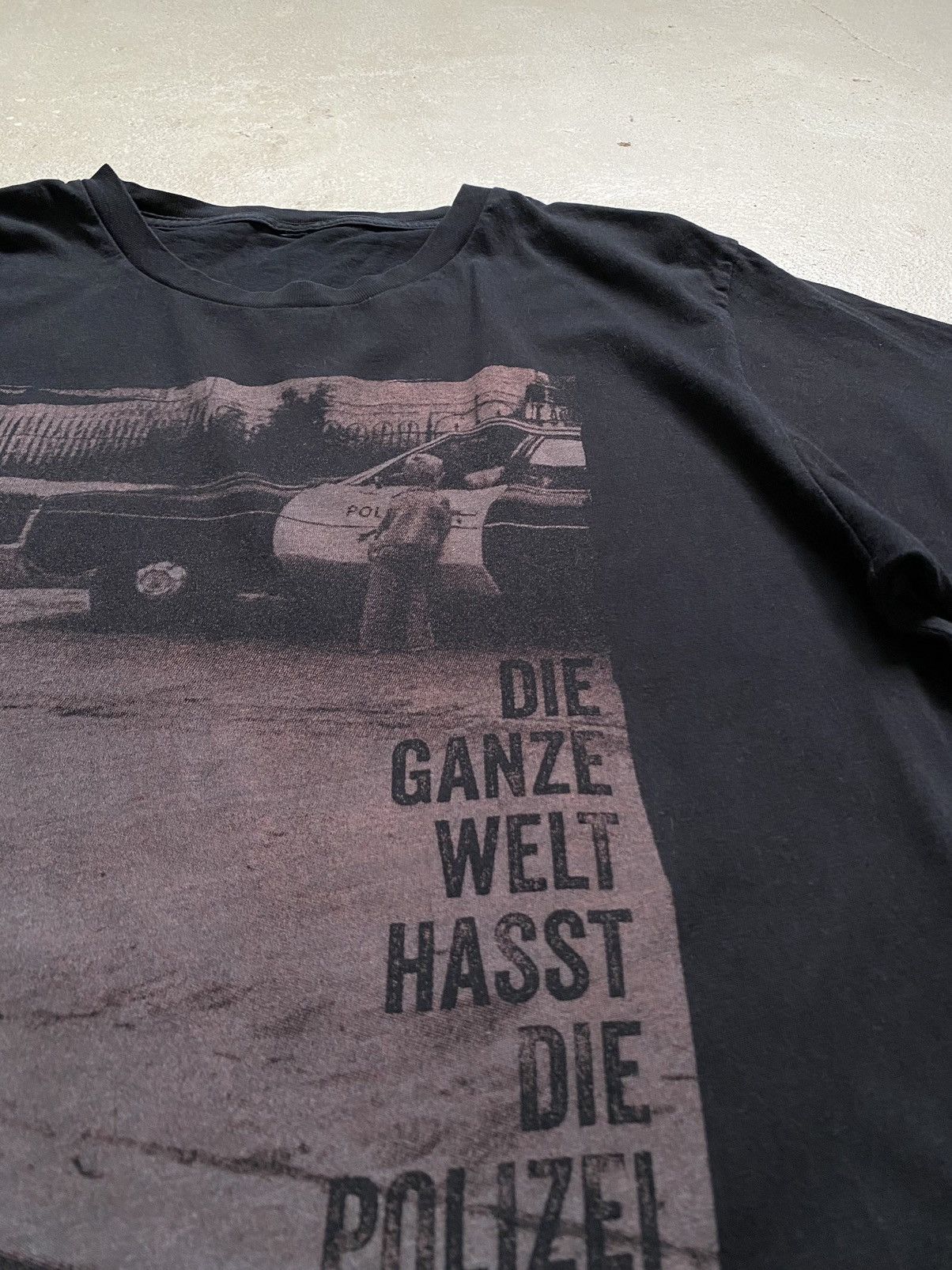 Band Tees ACAB The whole world hates the police Band T Shirt Size US M / EU 48-50 / 2 - 7 Thumbnail