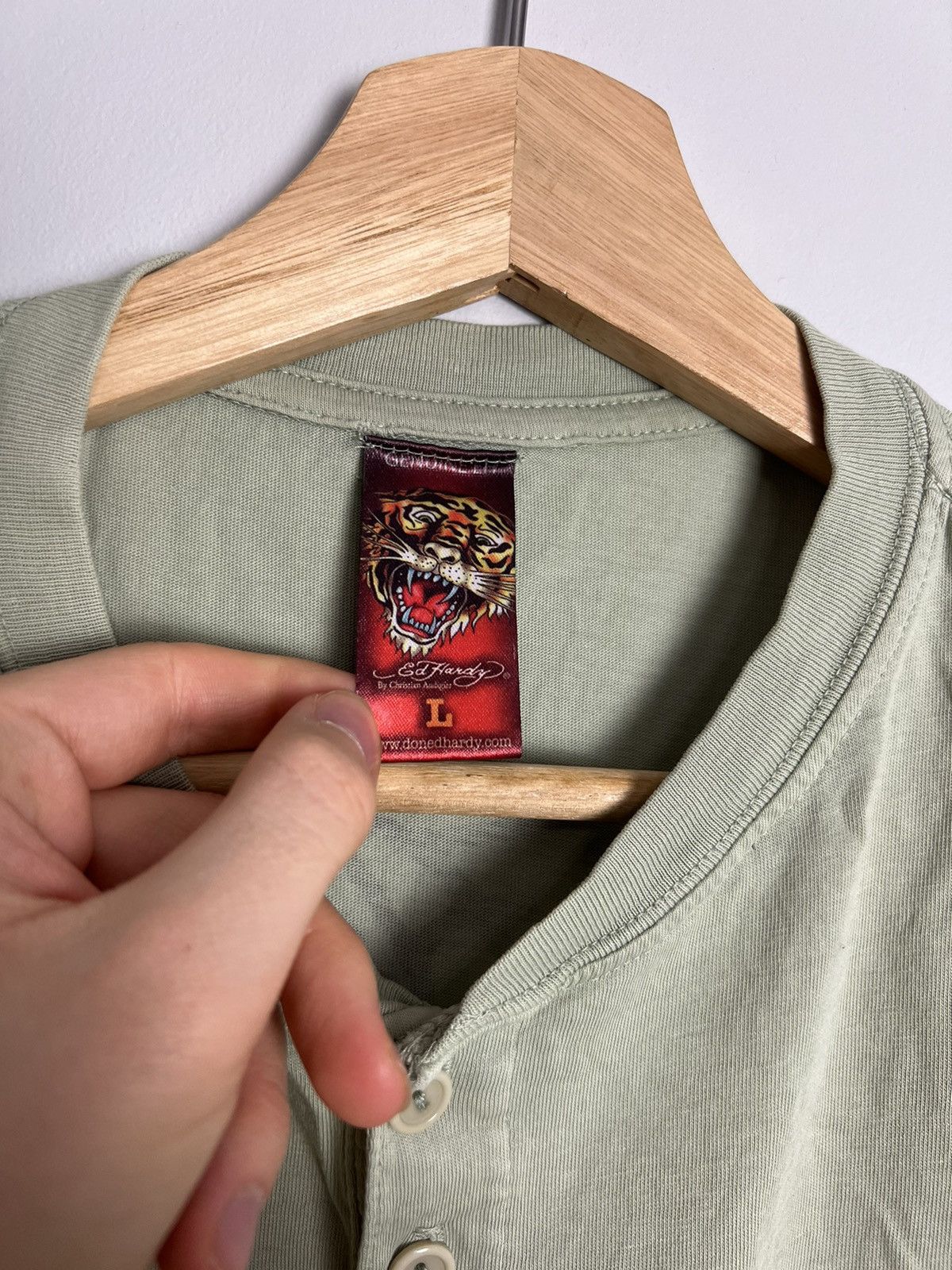 Ed Hardy Vintage Authentic Ed Hardy Button Tshirt y2k Drip Hype Size US L / EU 52-54 / 3 - 5 Thumbnail
