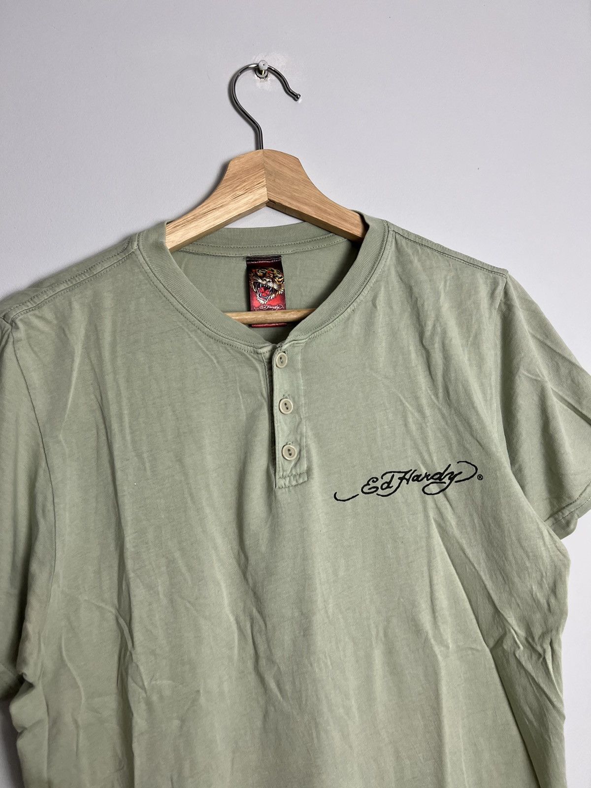 Ed Hardy Vintage Authentic Ed Hardy Button Tshirt y2k Drip Hype Size US L / EU 52-54 / 3 - 4 Thumbnail