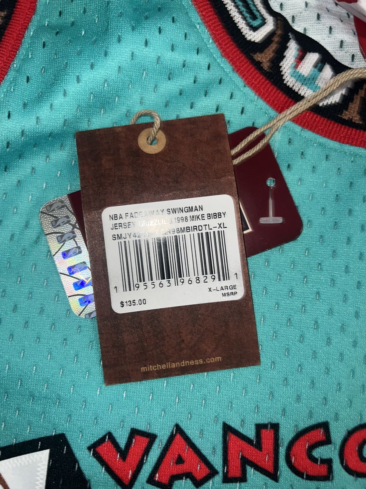 Mitchell & Ness Mike Bobby Mitchell & Ness Vancouver Grizzlies Jersey #10 Size US L / EU 52-54 / 3 - 3 Thumbnail