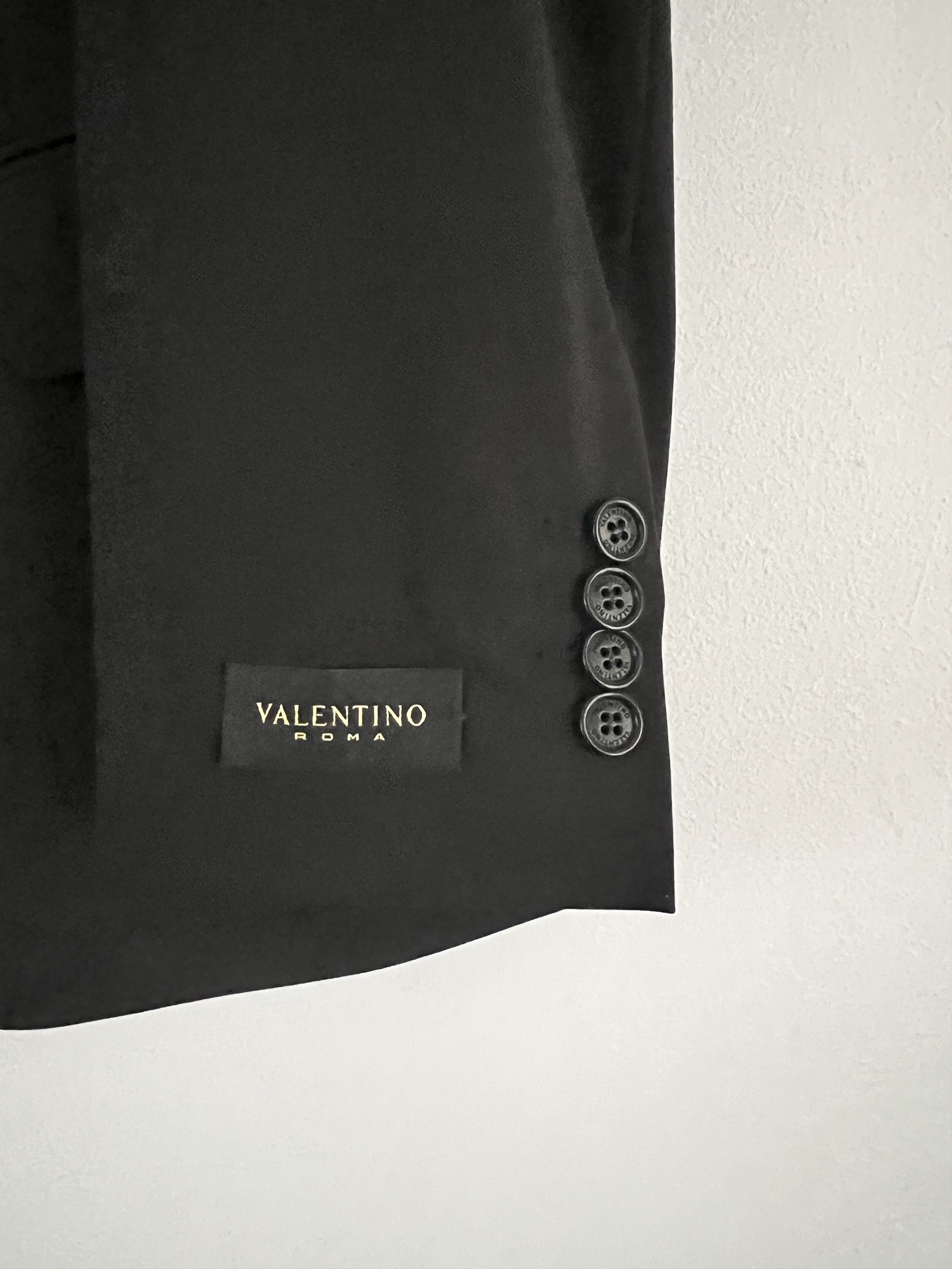 Valentino Suits single breasted Virgin Wool Size 40R - 8 Thumbnail