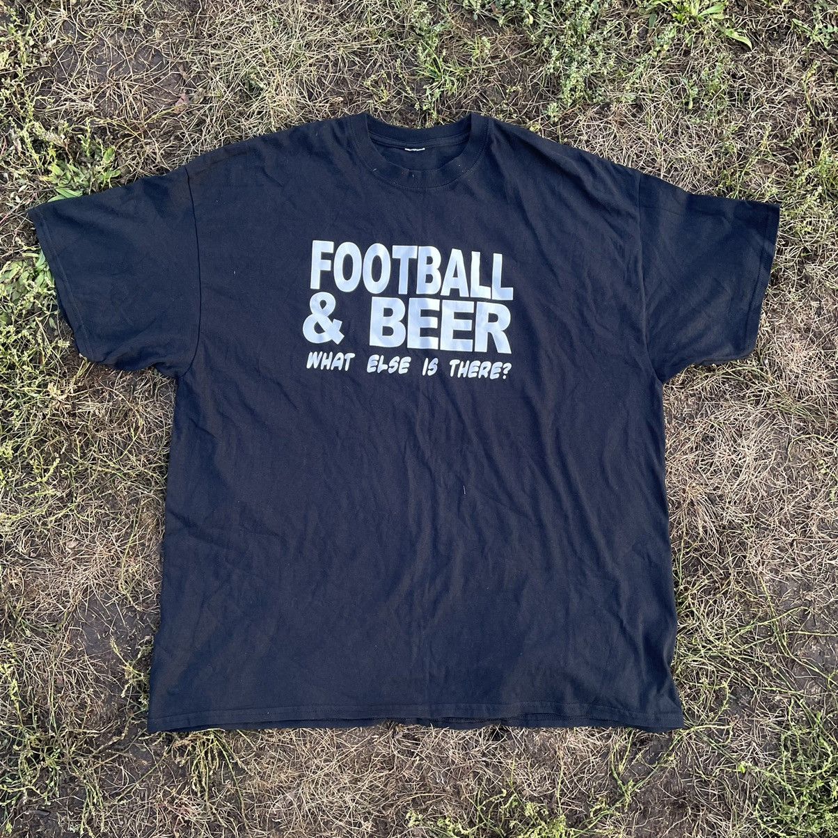 20471120 Vintage Y2K ADULT “ Football and Beer “ Humor Tee Size US XL / EU 56 / 4 - 1 Thumbnail