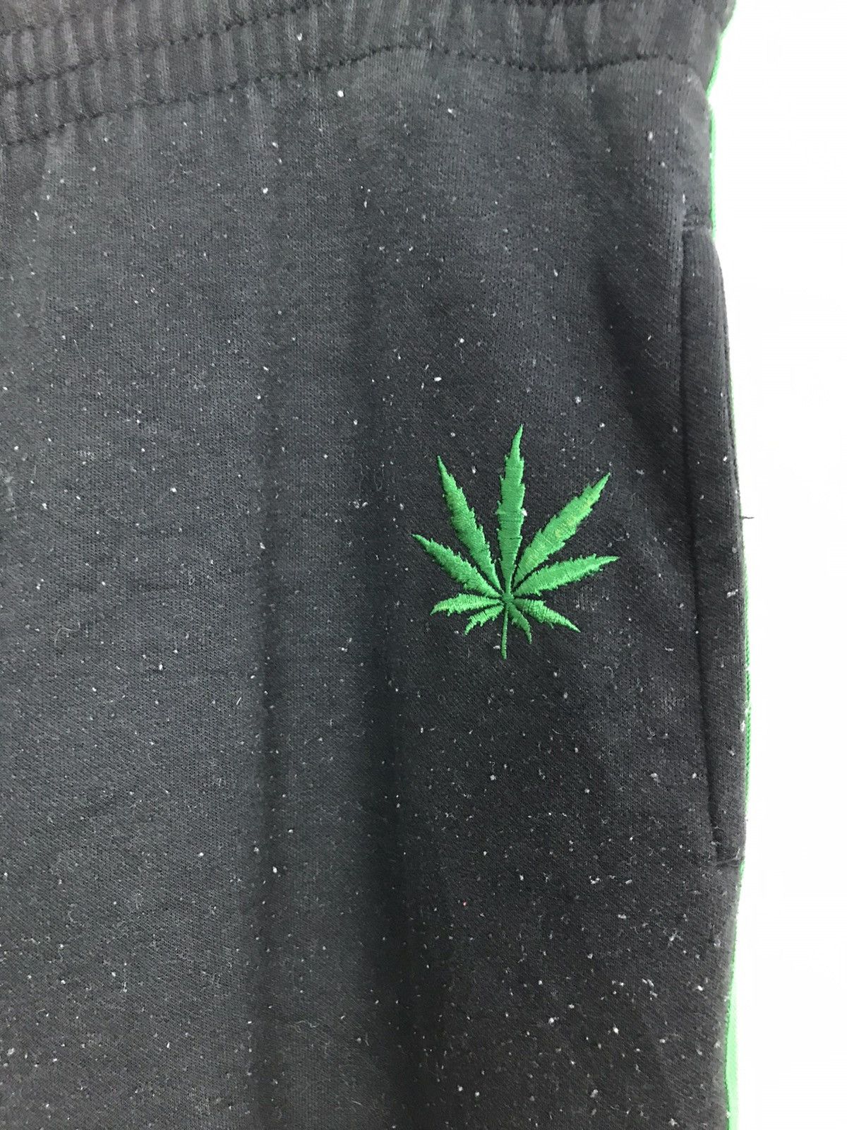 Vintage Marijuana Jogger Pant Streetwear Embroidery Logo Design Size US 34 / EU 50 - 3 Thumbnail