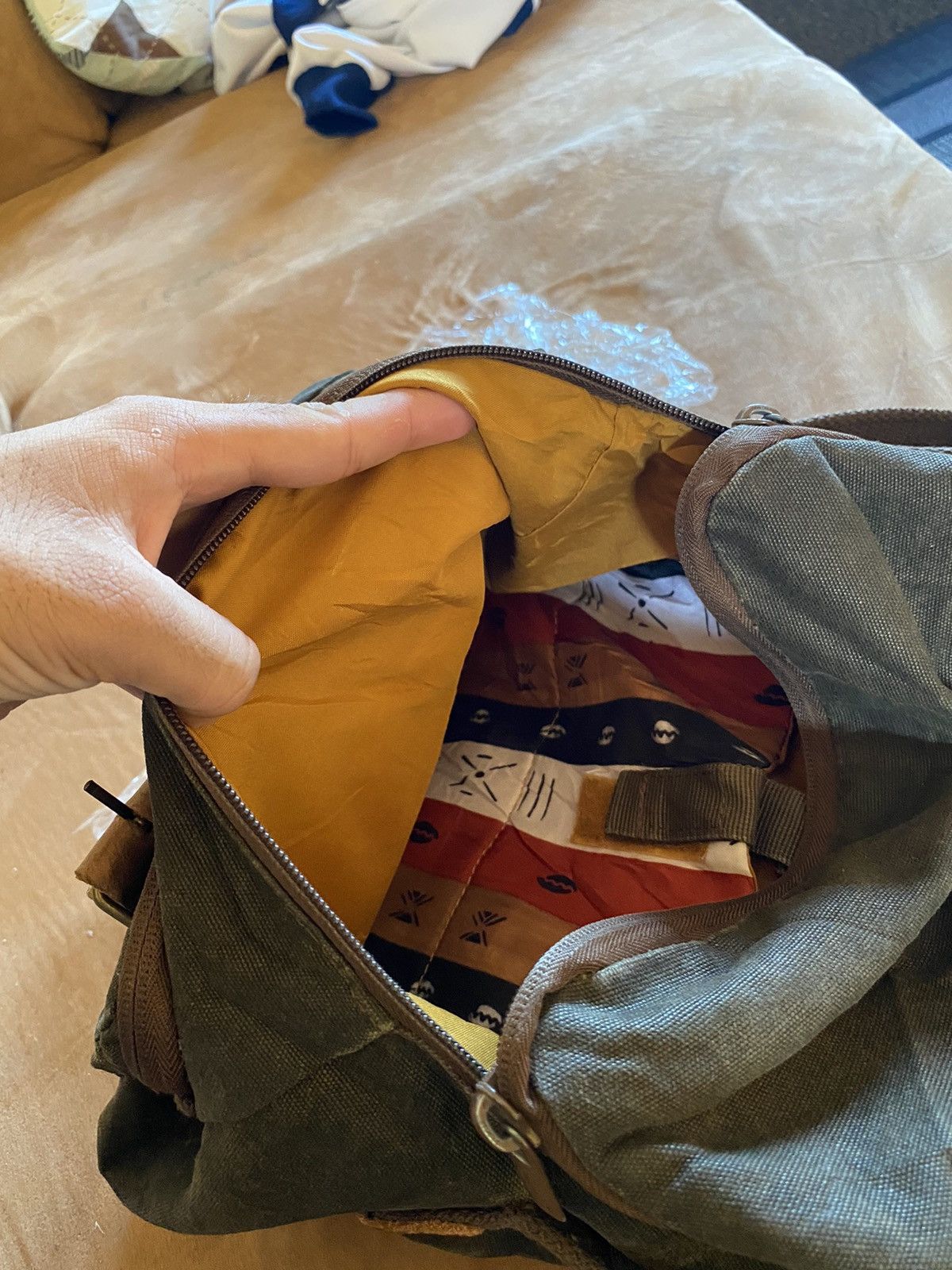 National Athletic Goods Rare National Geographic sling bag Size ONE SIZE - 10 Thumbnail