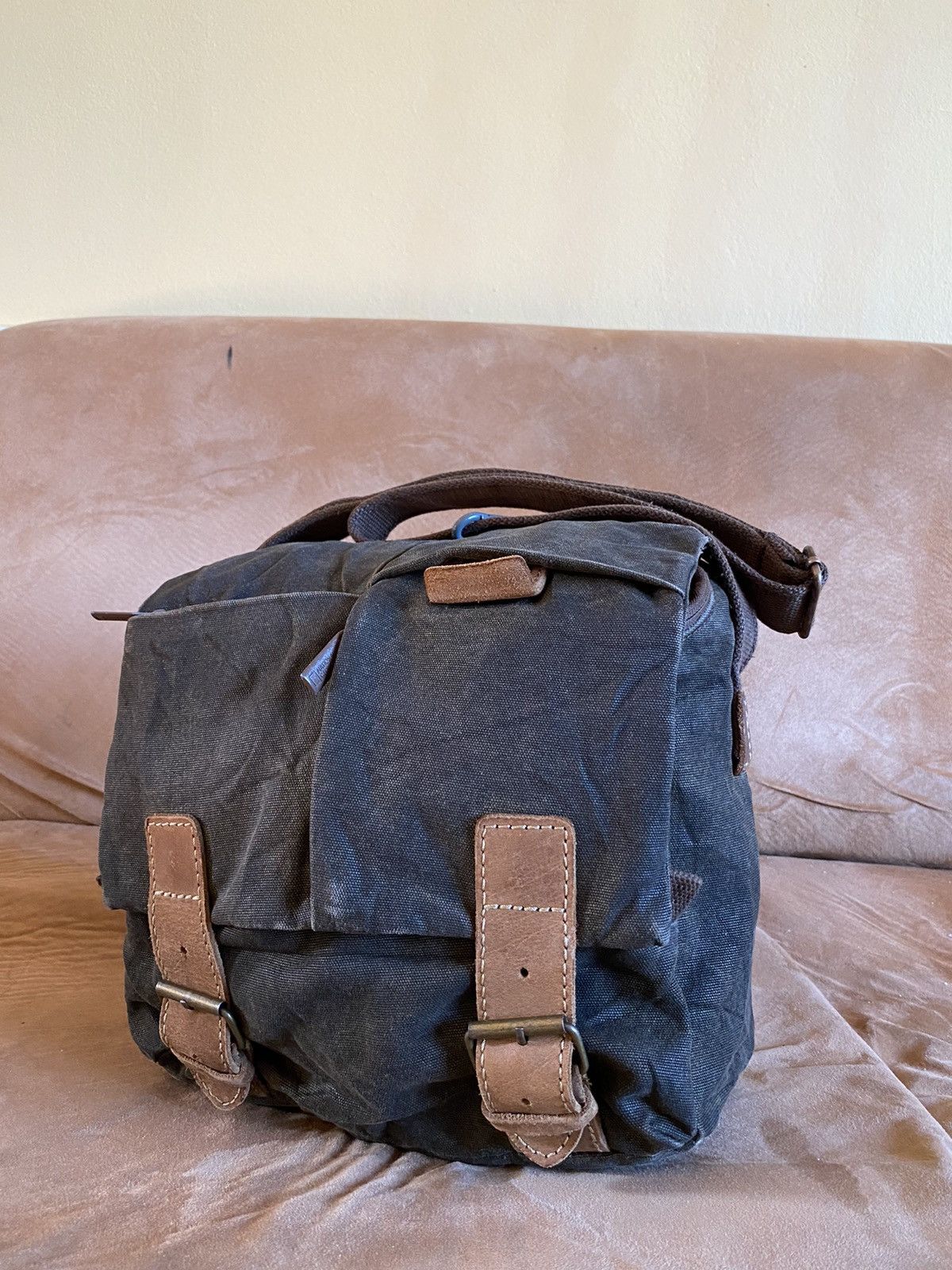 National Athletic Goods Rare National Geographic sling bag Size ONE SIZE - 6 Thumbnail