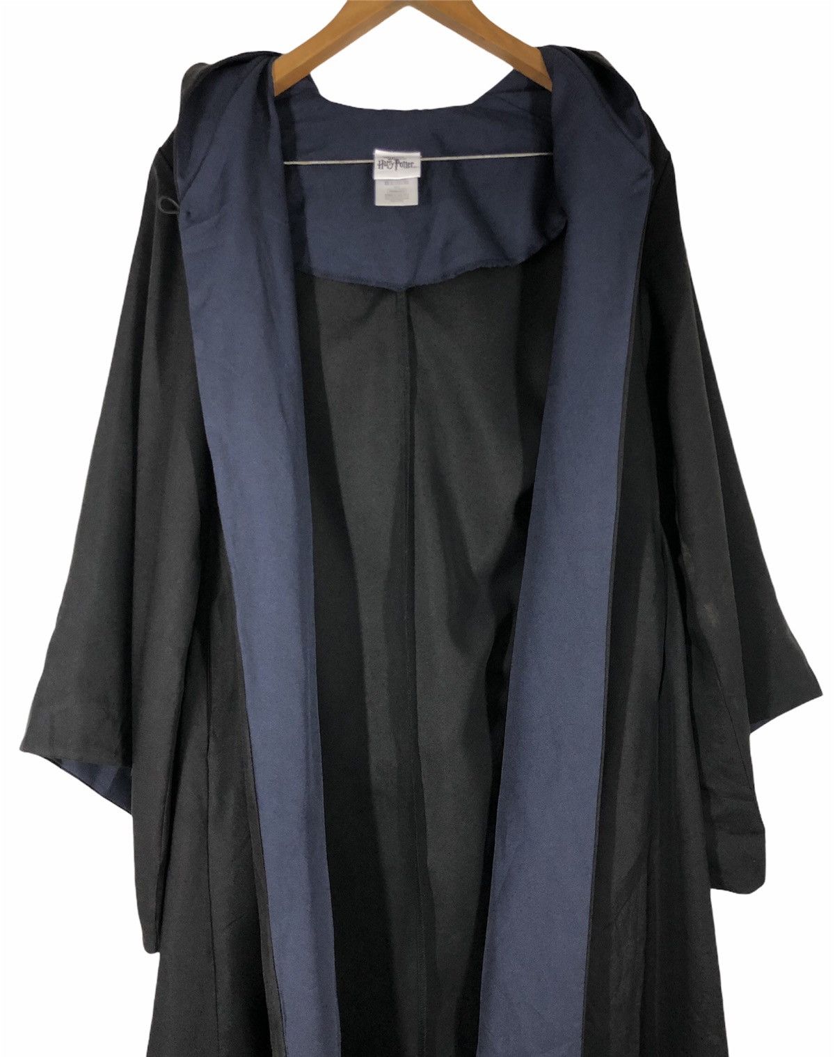 Universal Studios × Warner Bros Ravenclaw Deluxe Robe Adults (Official Collector's Replica) Size US M / EU 48-50 / 2 - 3 Thumbnail