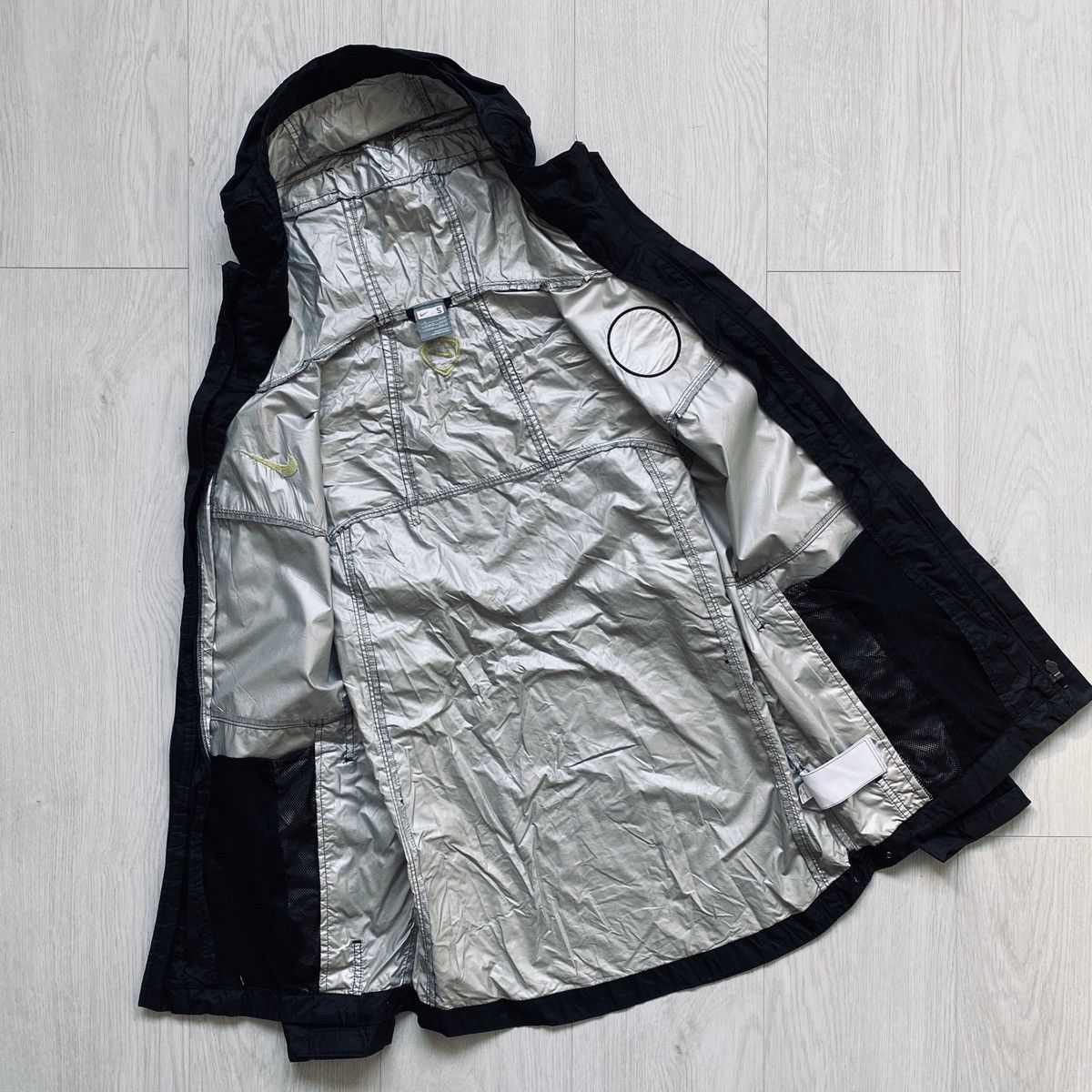 Nike × Vintage CELTIC Nike Vintage Training Soccer Waterproof Jacket Size US S / EU 44-46 / 1 - 3 Thumbnail