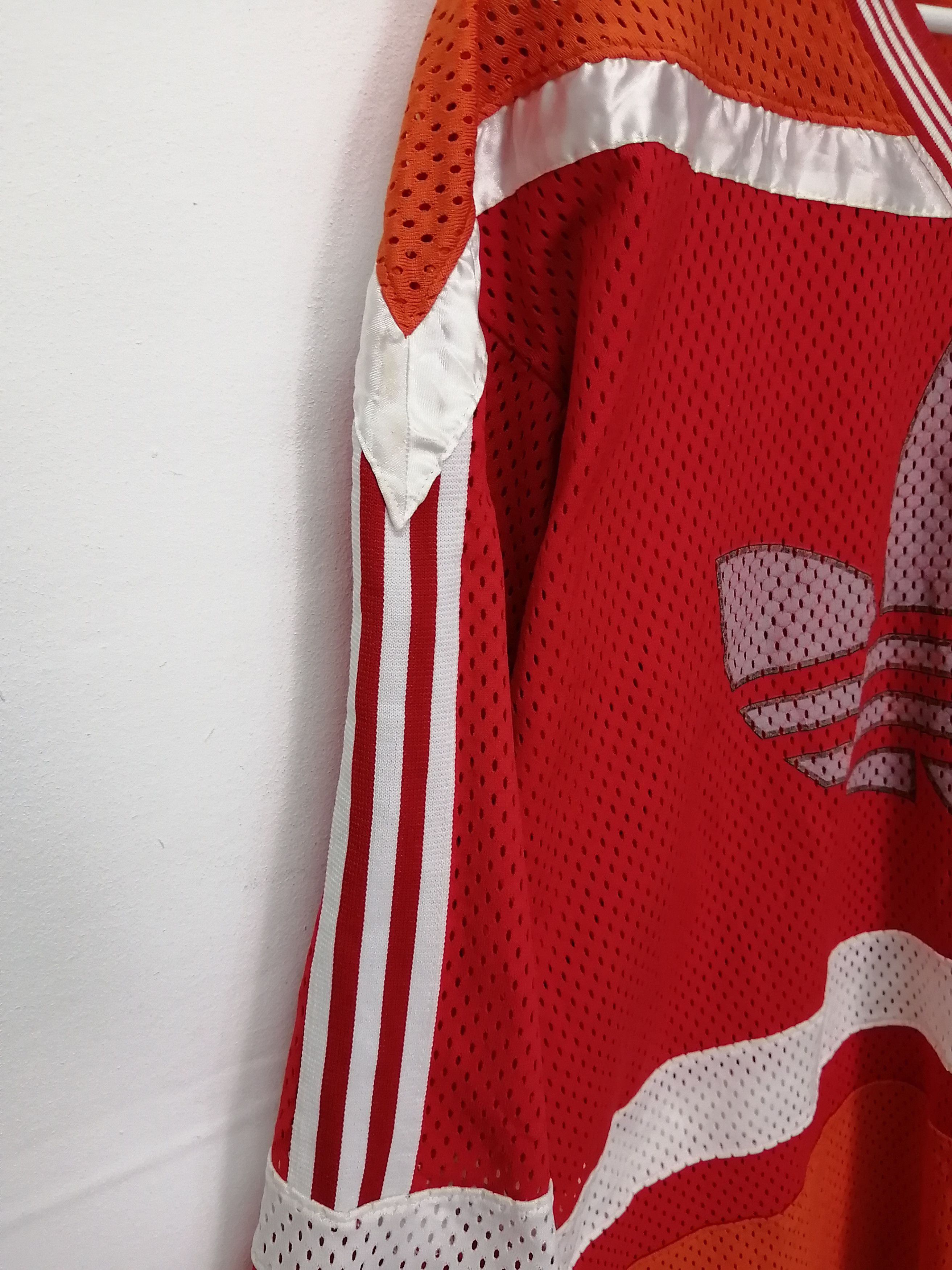 Adidas Vintage ADIDAS Trefoil Spell out Big Logo Jersey Size US L / EU 52-54 / 3 - 7 Thumbnail
