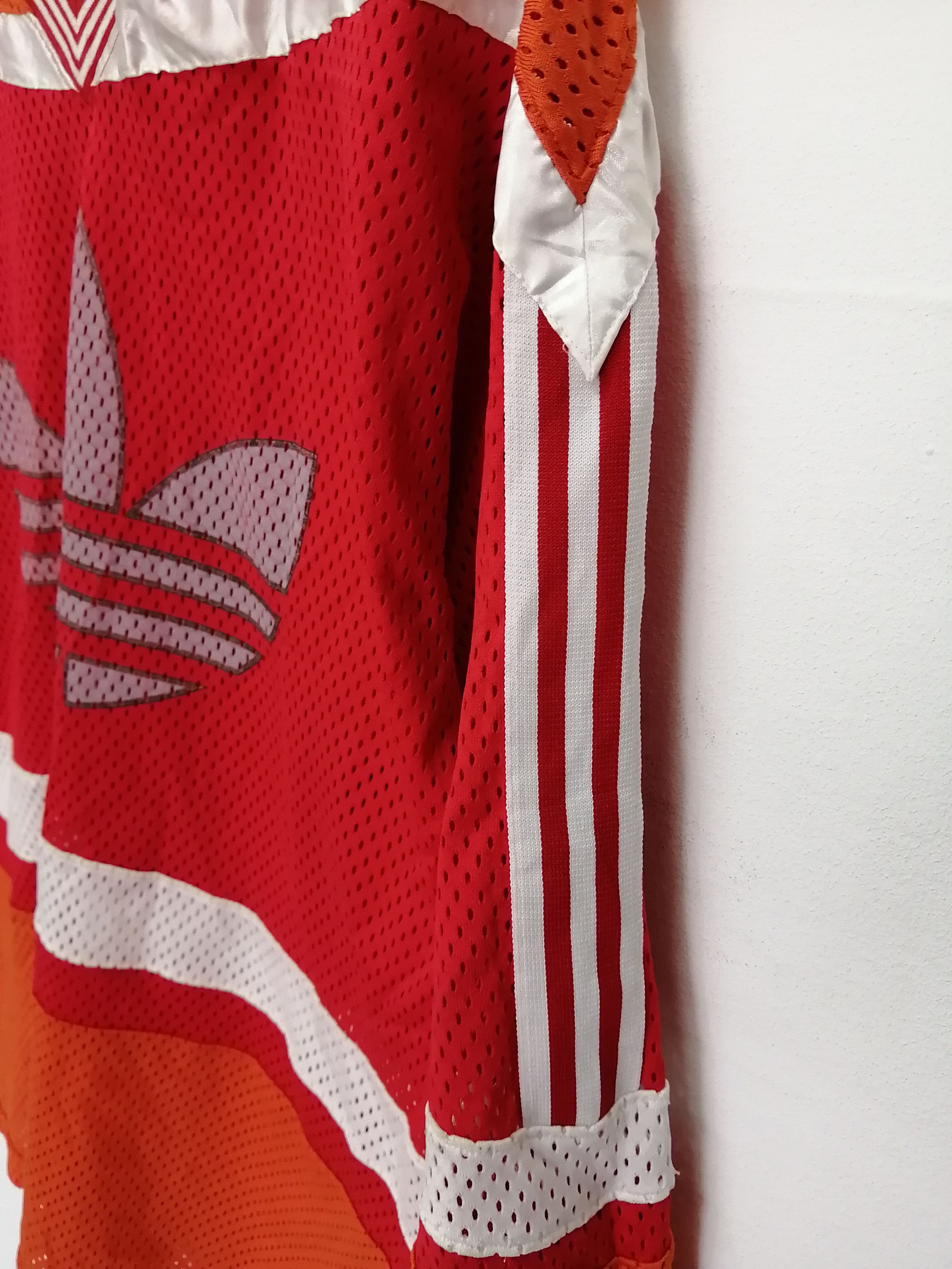Adidas Vintage ADIDAS Trefoil Spell out Big Logo Jersey Size US L / EU 52-54 / 3 - 6 Thumbnail