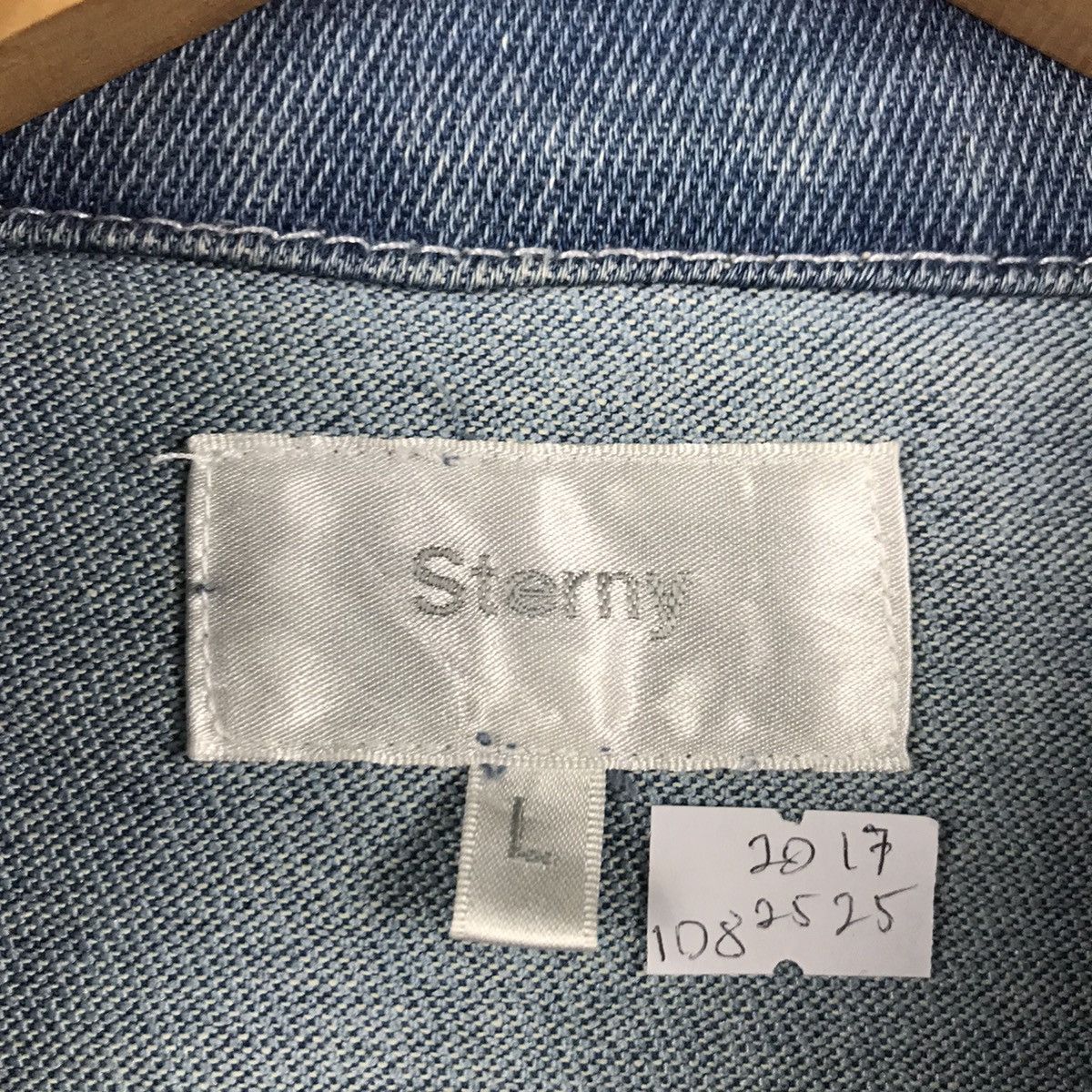 Other DENIM FADED STERNY BIKER BLUE DENIM JACKET Size US L / EU 52-54 / 3 - 9 Thumbnail