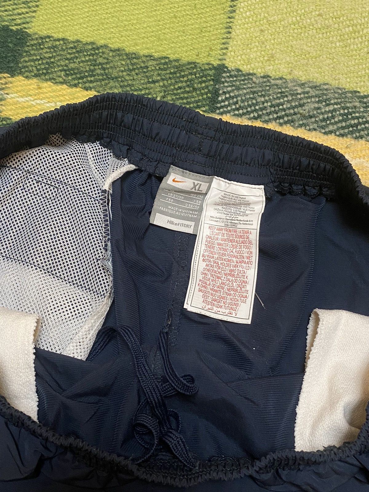 Nike Vintage Nike shorts streetwear swoosh casual y2k size XL Size US 36 / EU 52 - 4 Thumbnail