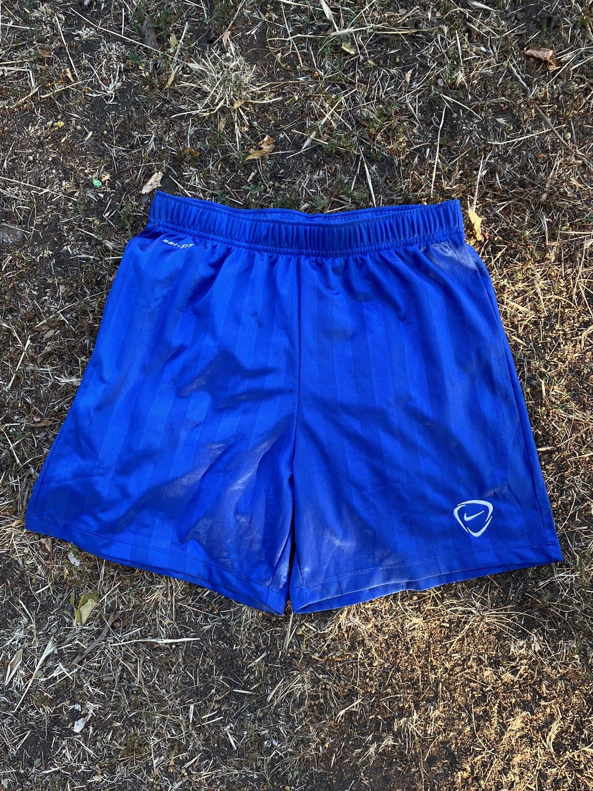 Nike Vintage 90s Nike shorts streetwear swoosh casual y2k size S Size US 30 / EU 46 - 1 Thumbnail