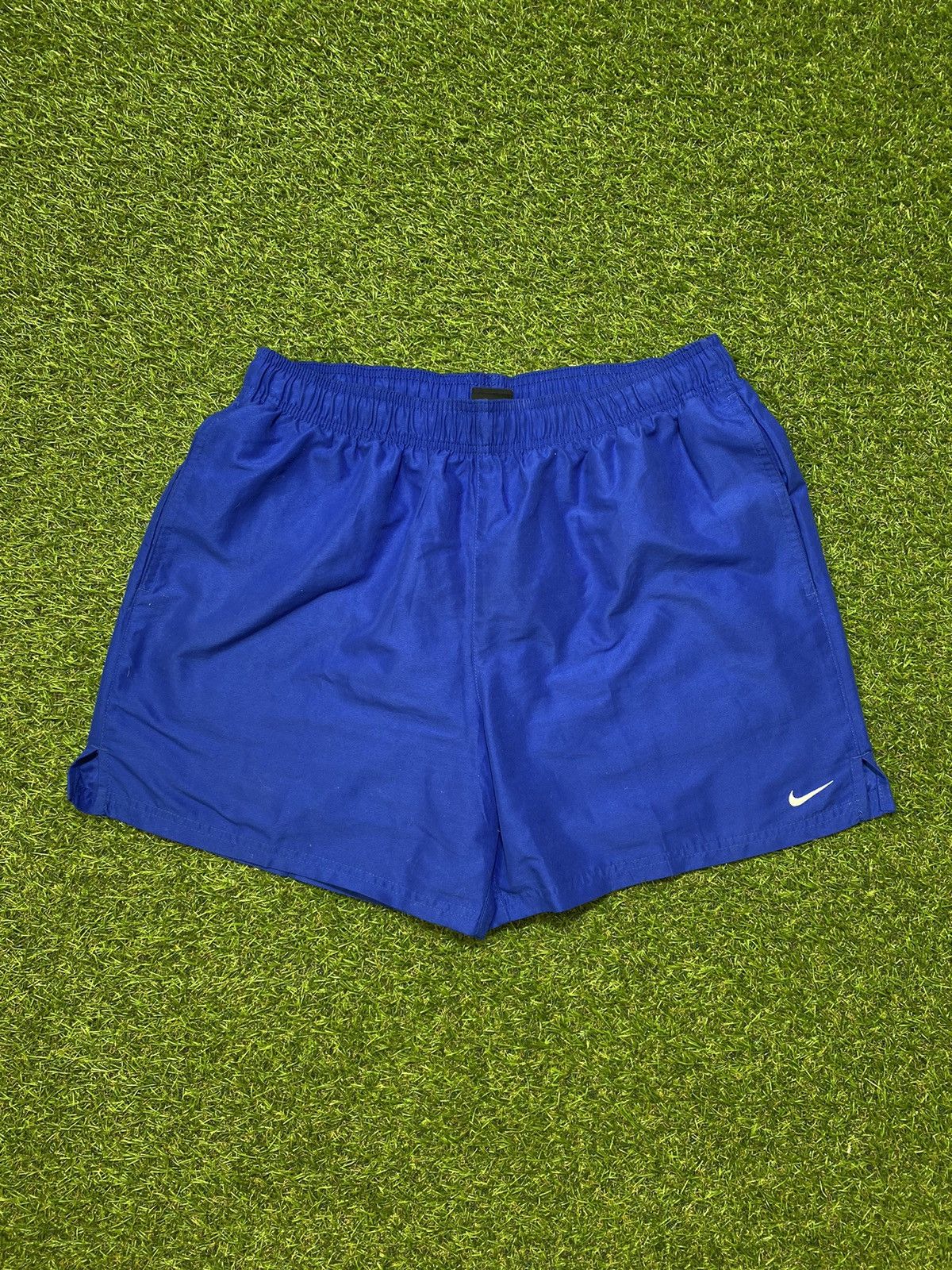 Nike Vintage Nike shorts streetwear swoosh casual y2k size L Size US 34 / EU 50 - 1 Thumbnail