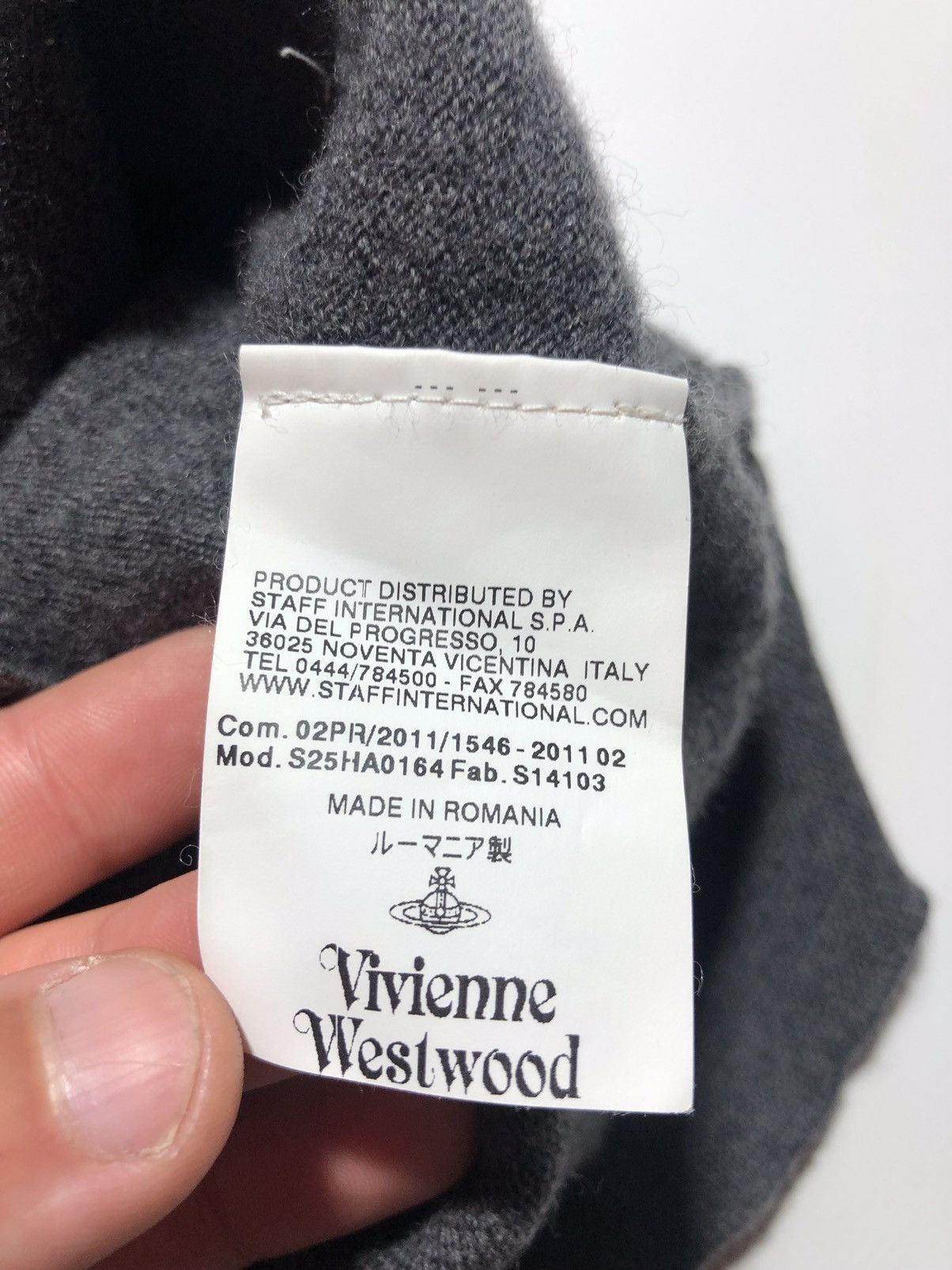 Vivienne Westwood Vivienne Westwood Distressed Knit V-neck Pullover Size US M / EU 48-50 / 2 - 15 Thumbnail