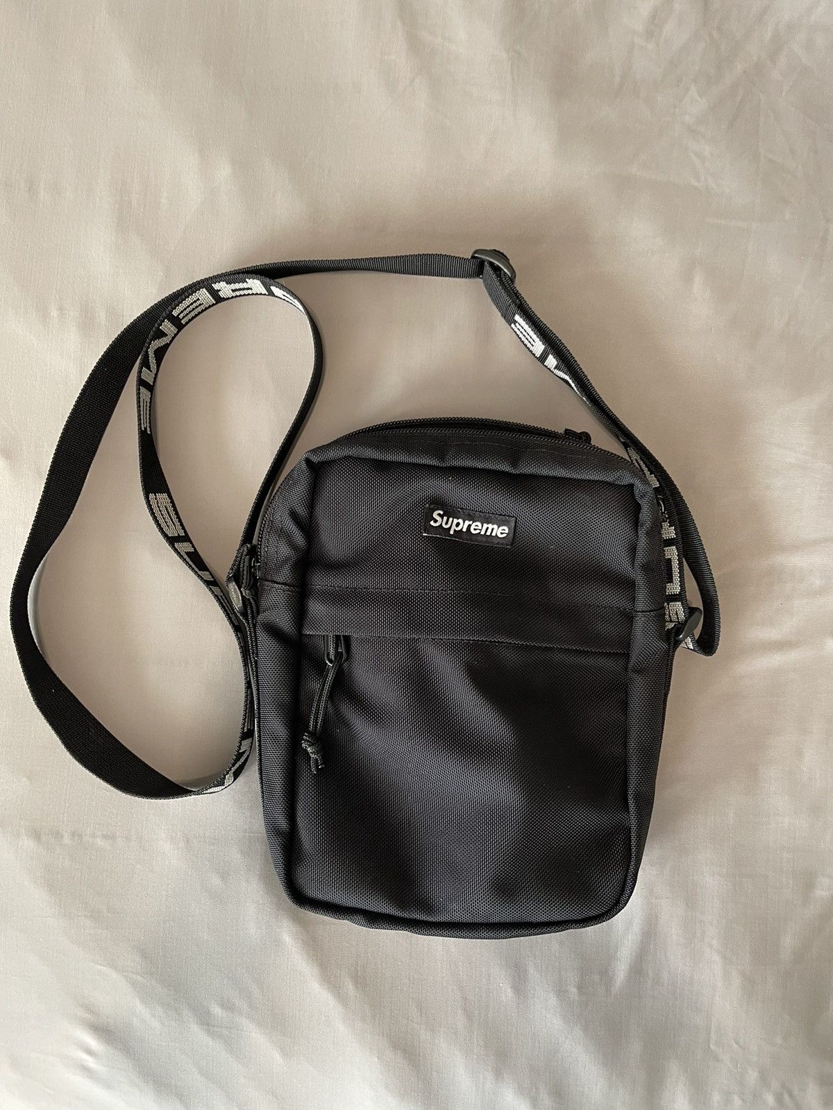 Supreme shoulder bag grailed online