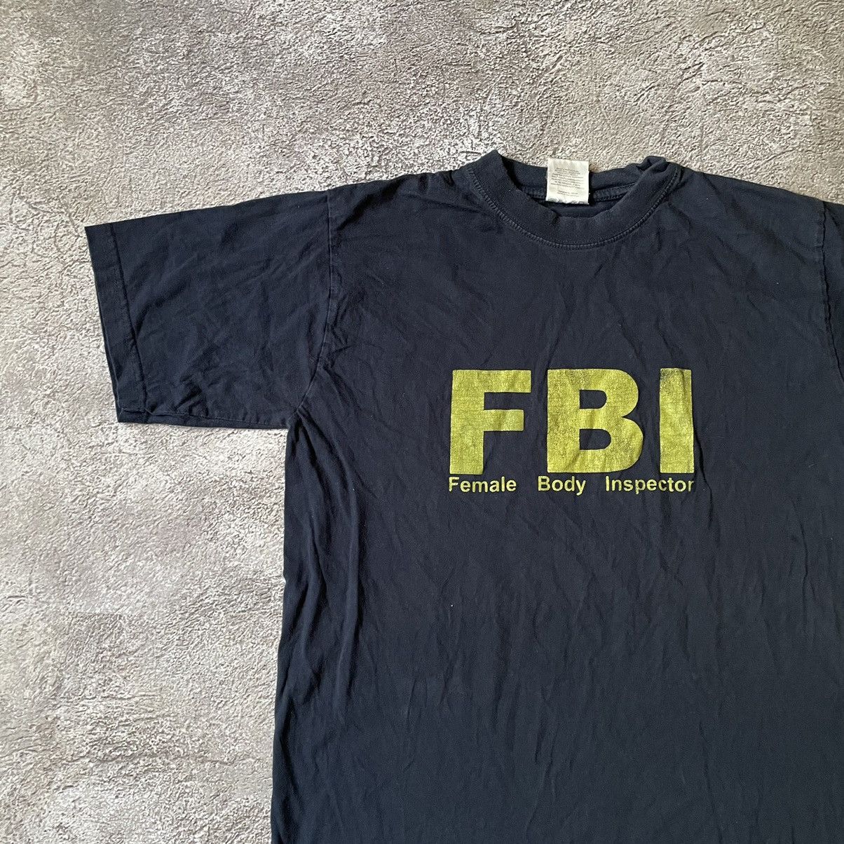Vintage Vintage Y2K FBI Graphic Tee Sun Faded Streetwear Humor L Size US L / EU 52-54 / 3 - 4 Thumbnail