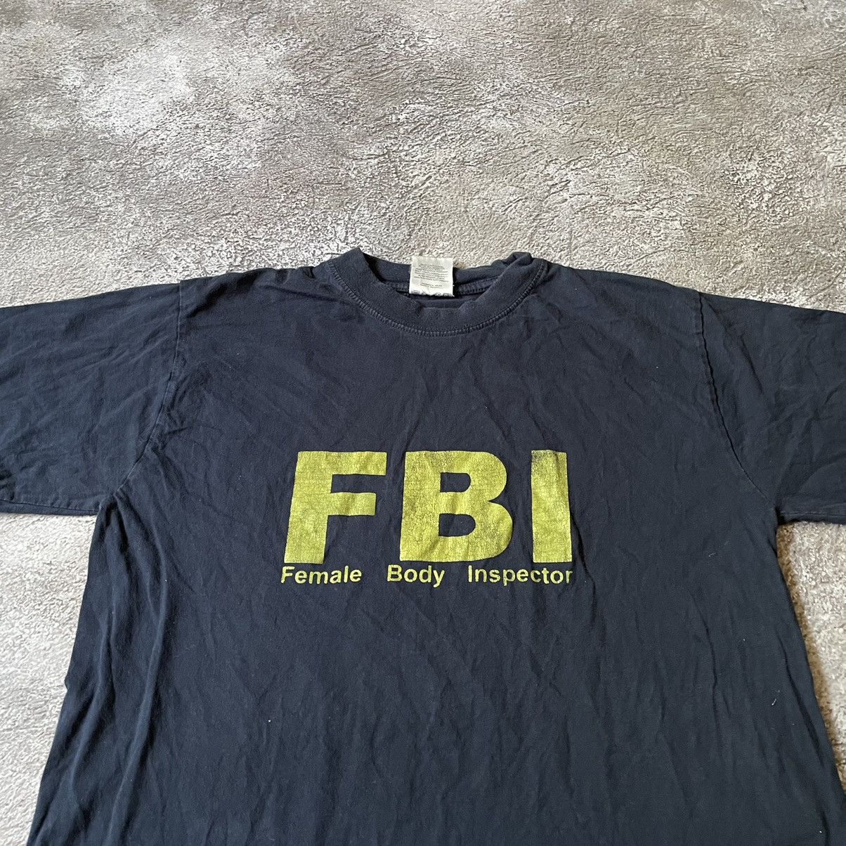 Vintage Vintage Y2K FBI Graphic Tee Sun Faded Streetwear Humor L Size US L / EU 52-54 / 3 - 5 Thumbnail