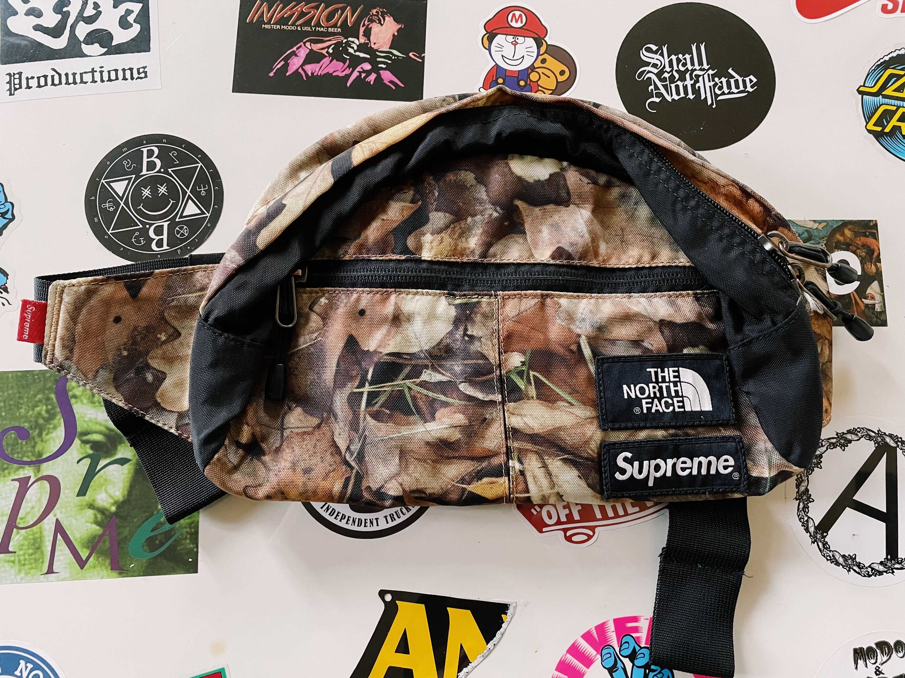 image of Supreme x The North Face Roo Ii Lumbar Pack Leaf Camo, Men's