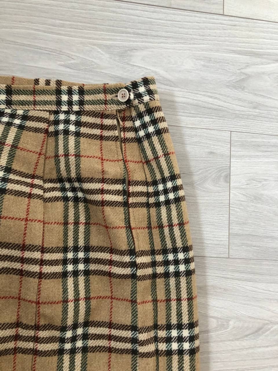 VINTAGE BURBERRY SKIRT