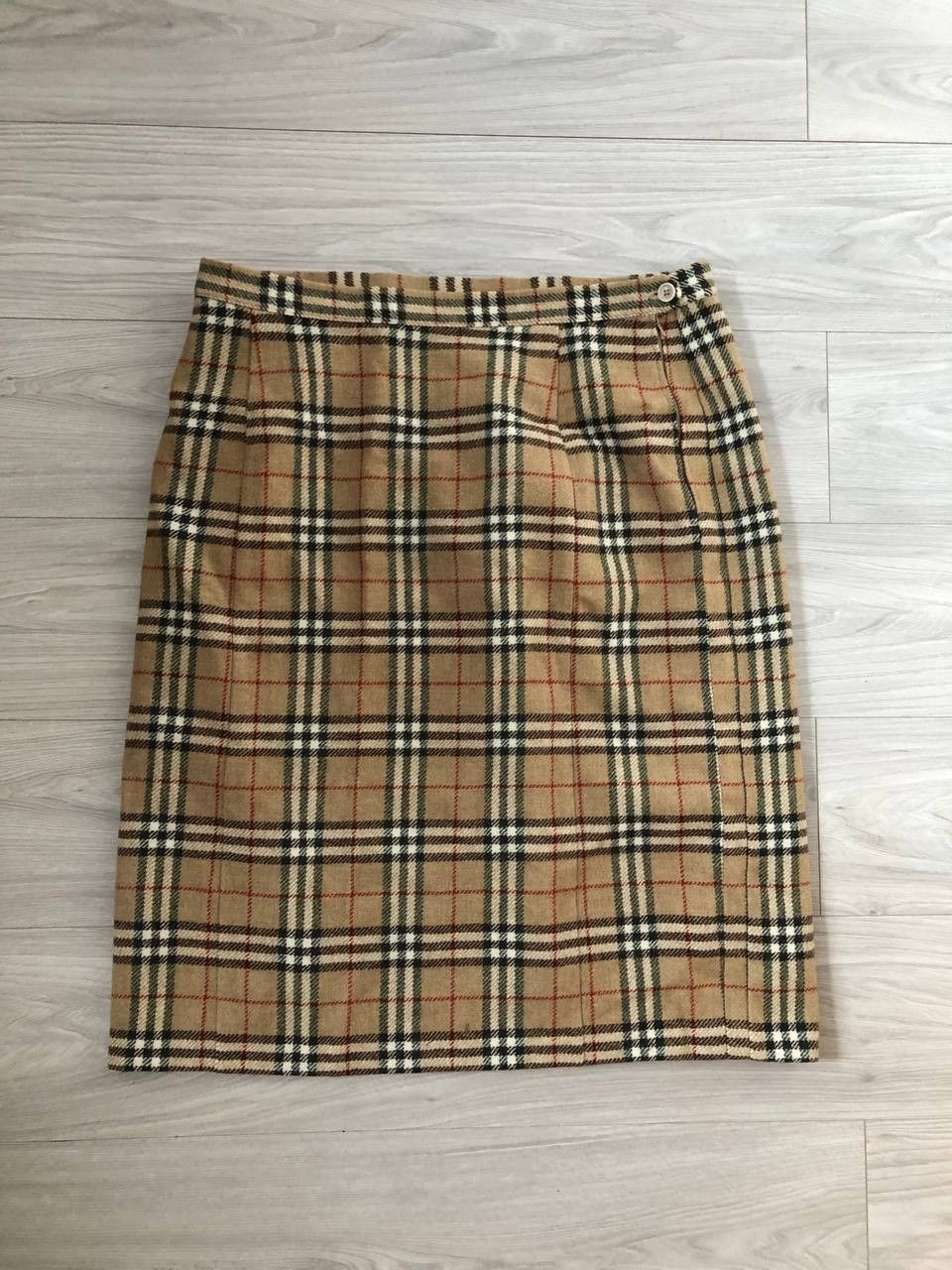 image of Vintage Burberry Skirt in Mix, Women's (Size 22)