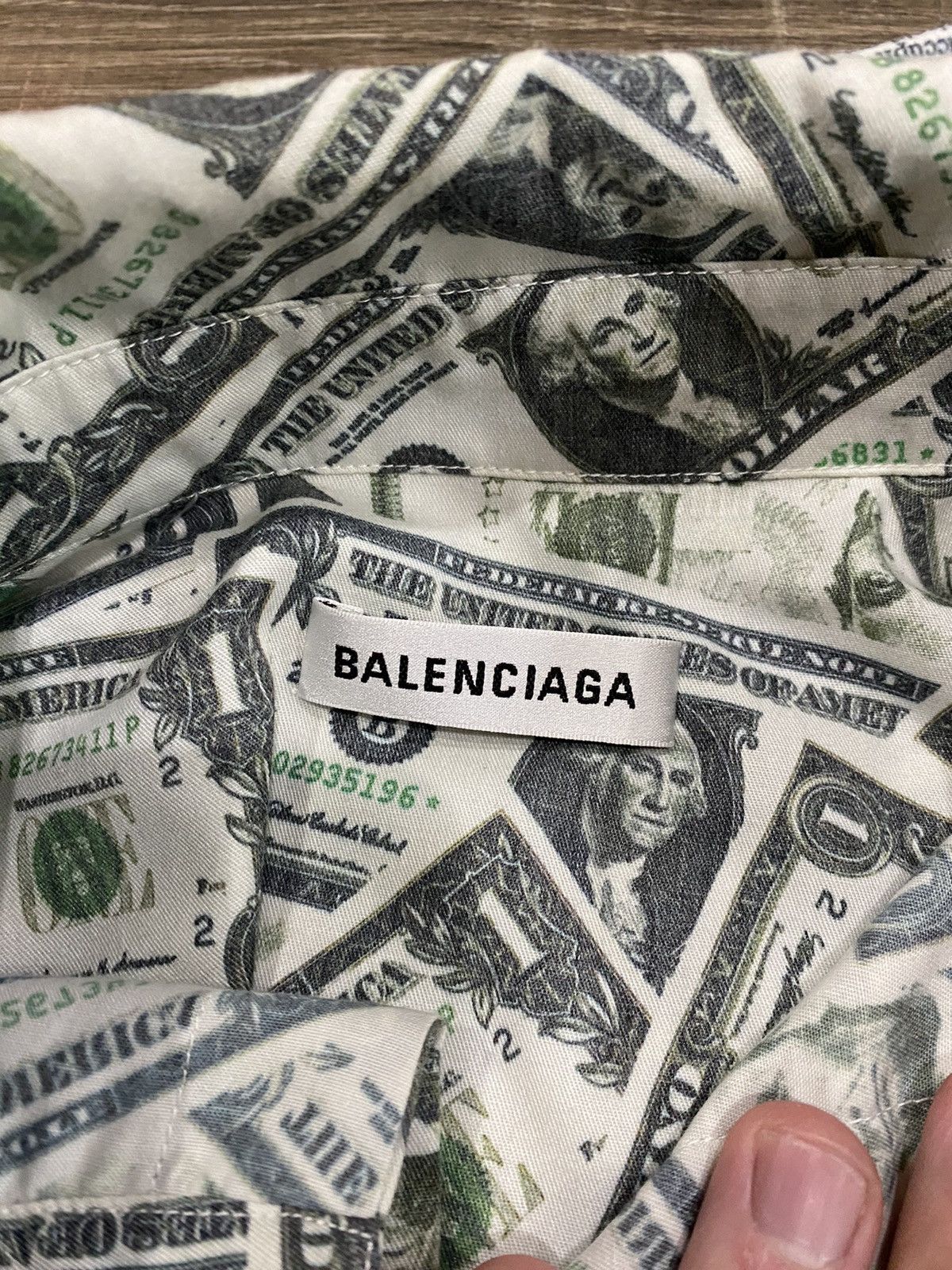 Balenciaga RARE Balenciaga SS18 double fit dollar/money newspaper shirt Size US M / EU 48-50 / 2 - 7 Thumbnail