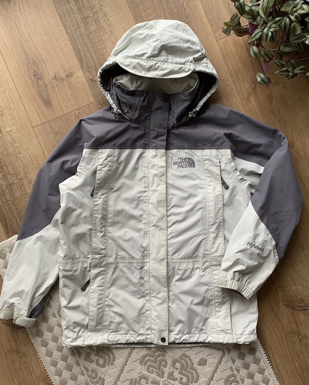 The selling North Face hyvent series light jacket Medium size