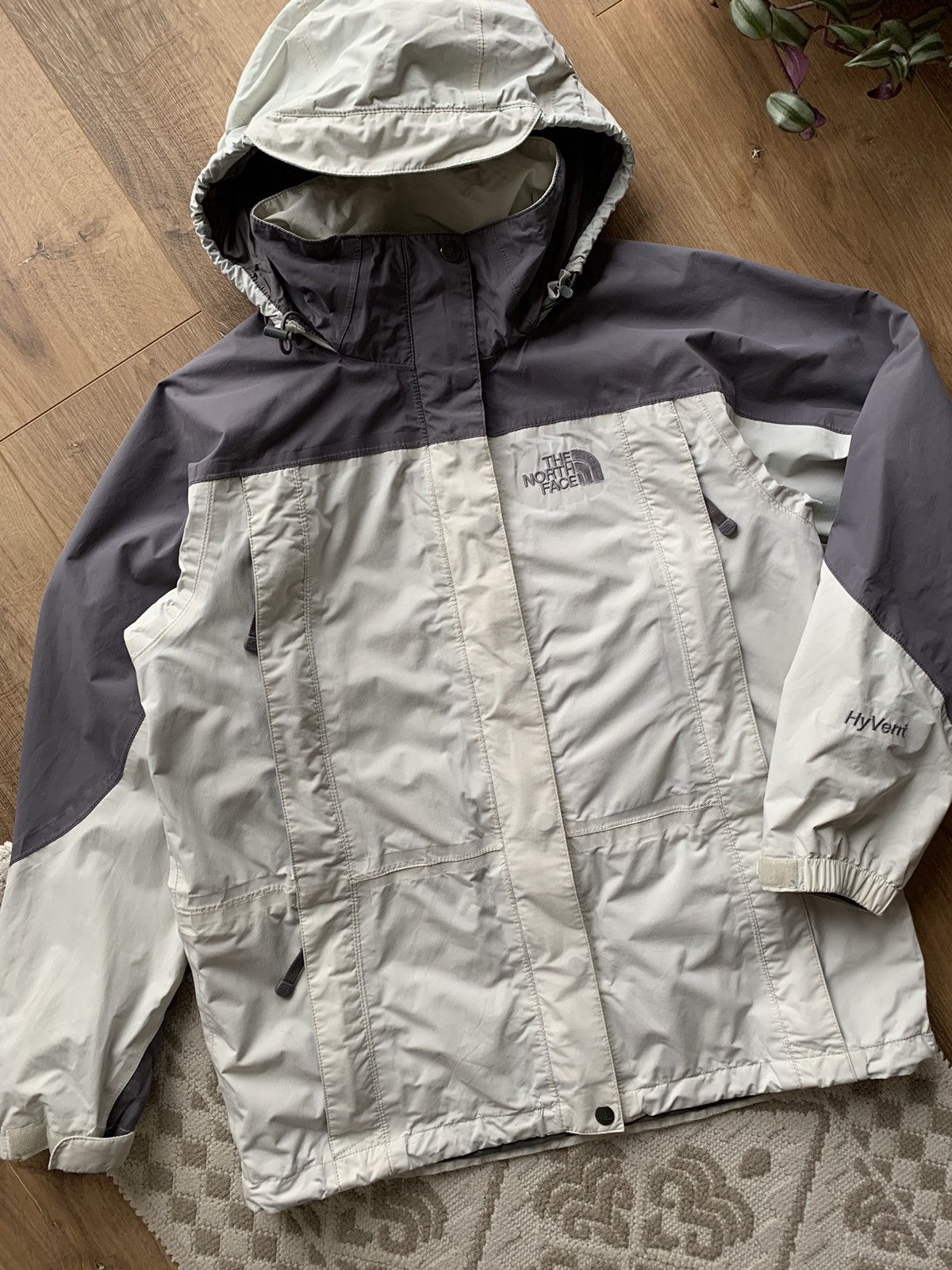 The North Face Vintage The North Face HyVent Light Jacket Size M / US 6-8 / IT 42-44 - 3 Thumbnail