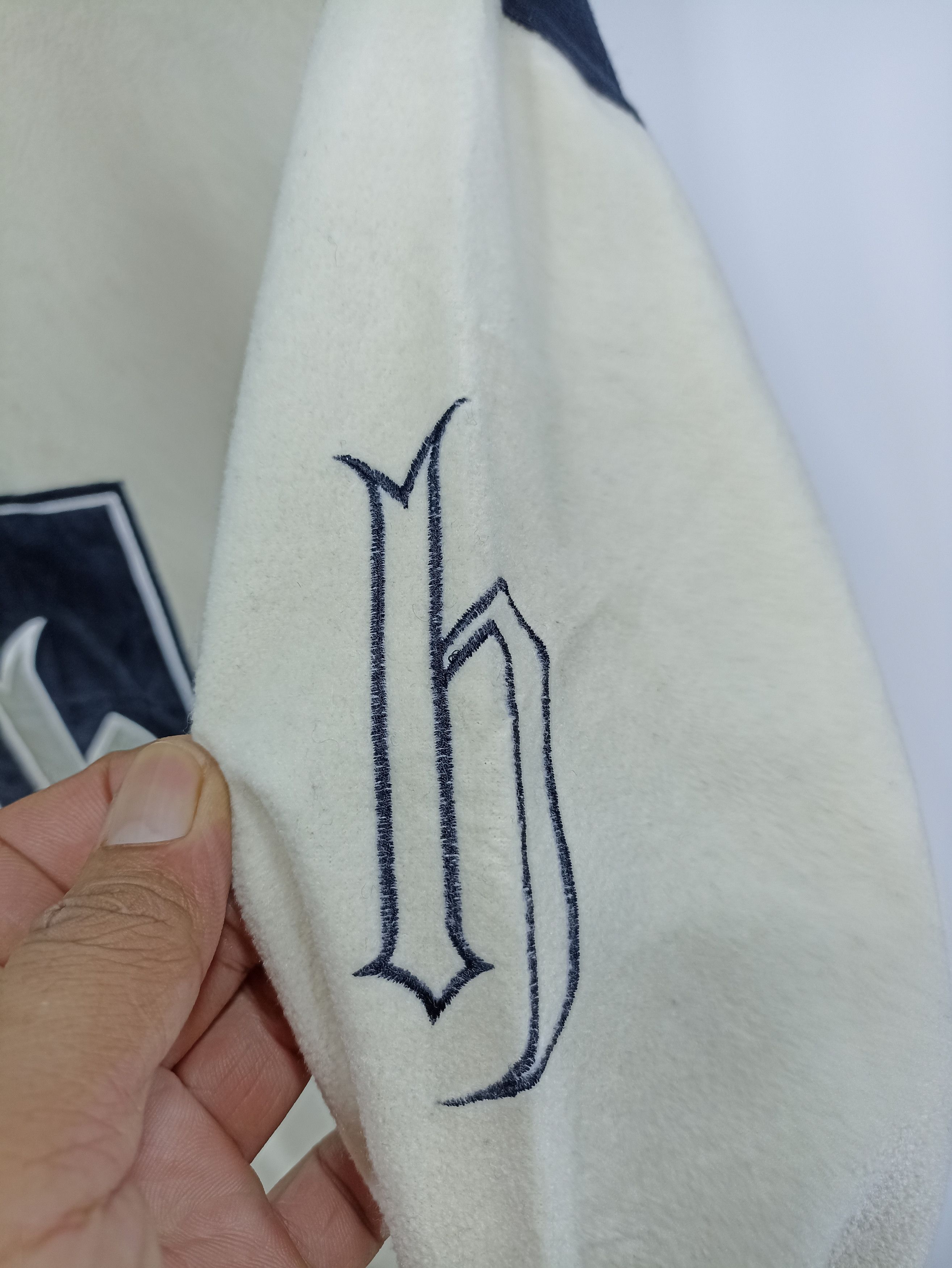Japanese Brand × Vintage Vintage Japanese Brand H Fleece Big Logo Size US XL / EU 56 / 4 - 2 Thumbnail
