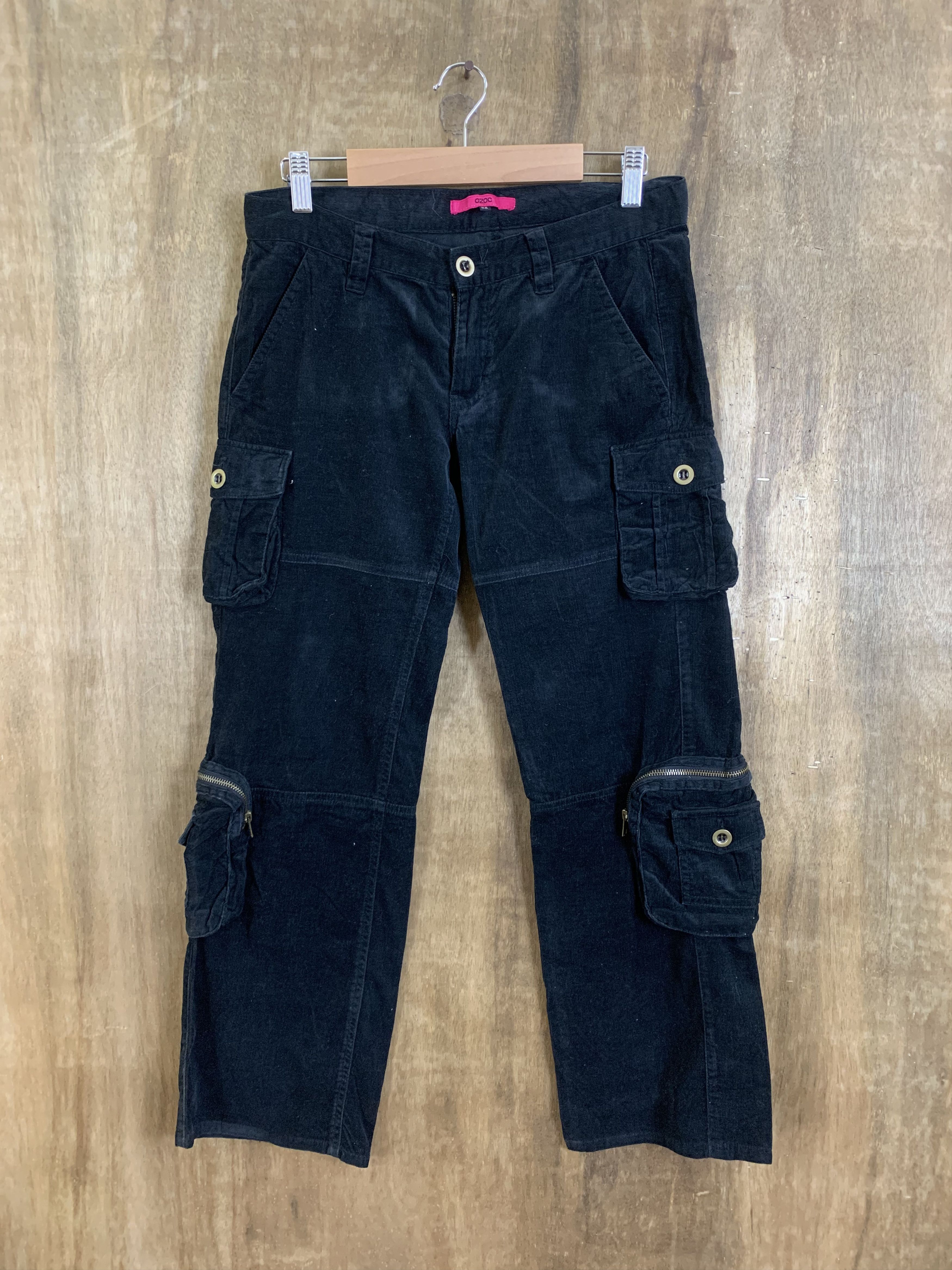 image of Cargo Women Conduroy Pants Multipocket 3D Pocket Vintage in Black (Size 28)