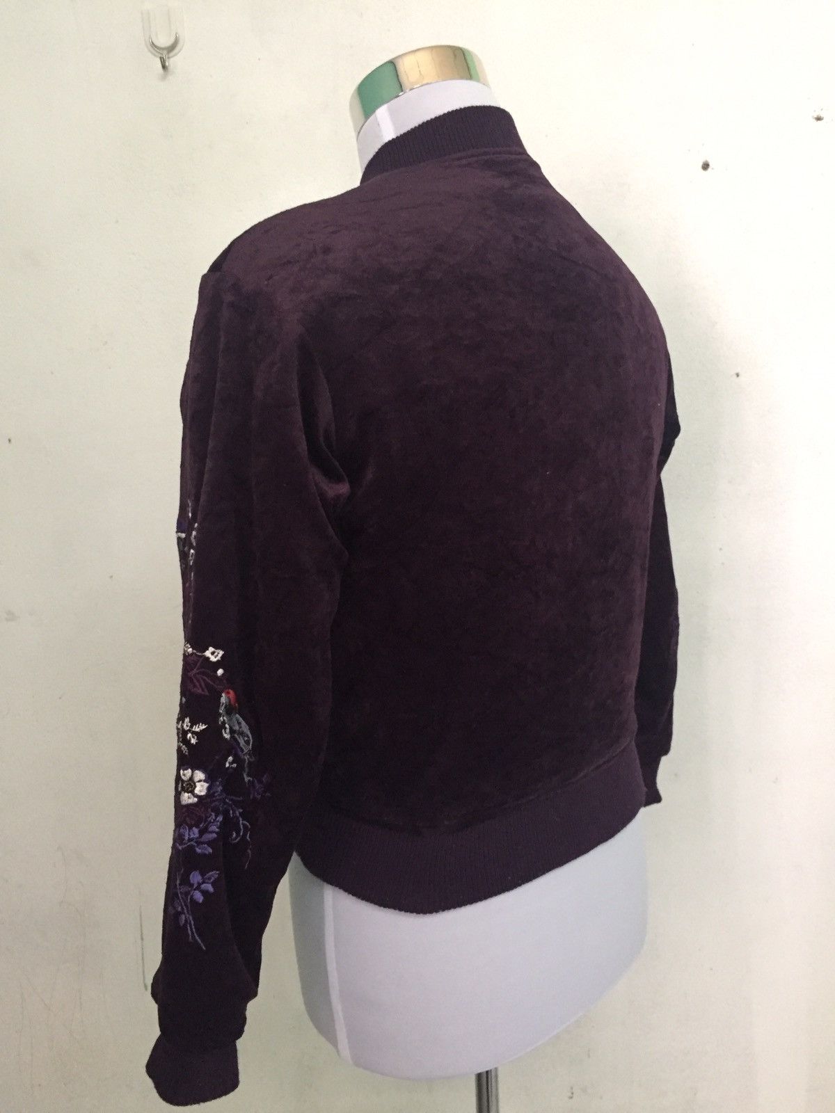 Japanese Brand Velvet Flowers Birds Sukajan Style Jacket Size US S / EU 44-46 / 1 - 3 Thumbnail