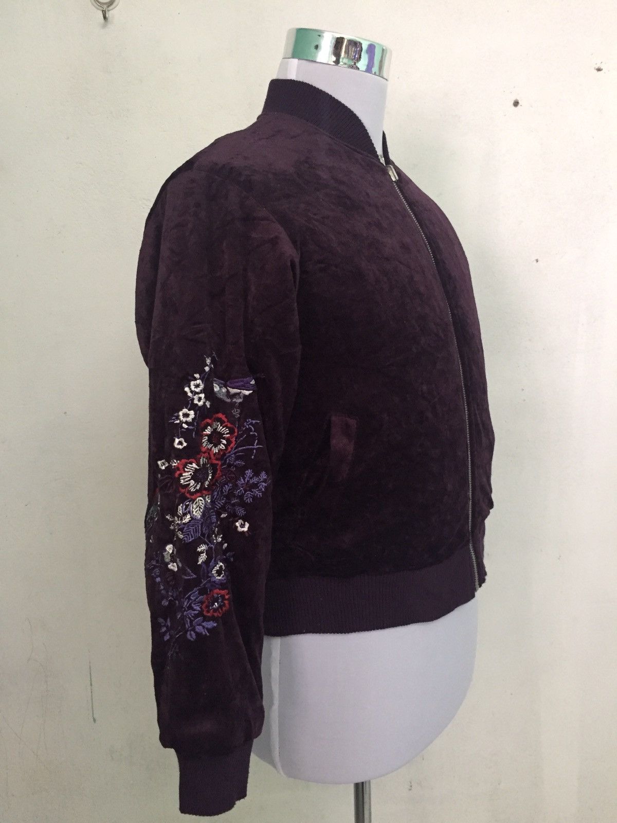 Japanese Brand Velvet Flowers Birds Sukajan Style Jacket Size US S / EU 44-46 / 1 - 5 Thumbnail