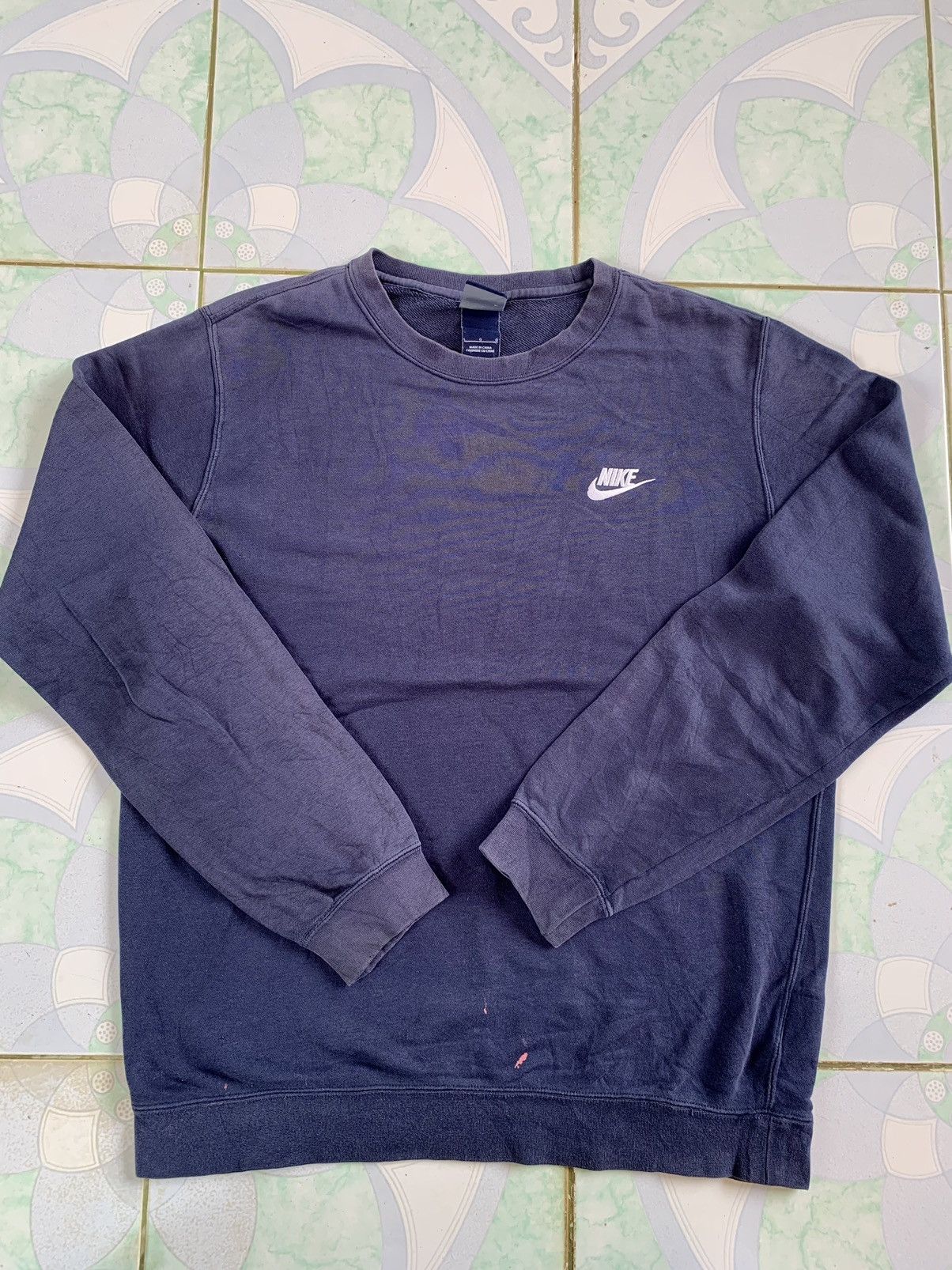 Nike Vintage Nike Embroidered Logo Crewneck Sweatshirt Faded Navy Size US L / EU 52-54 / 3 - 1 Thumbnail