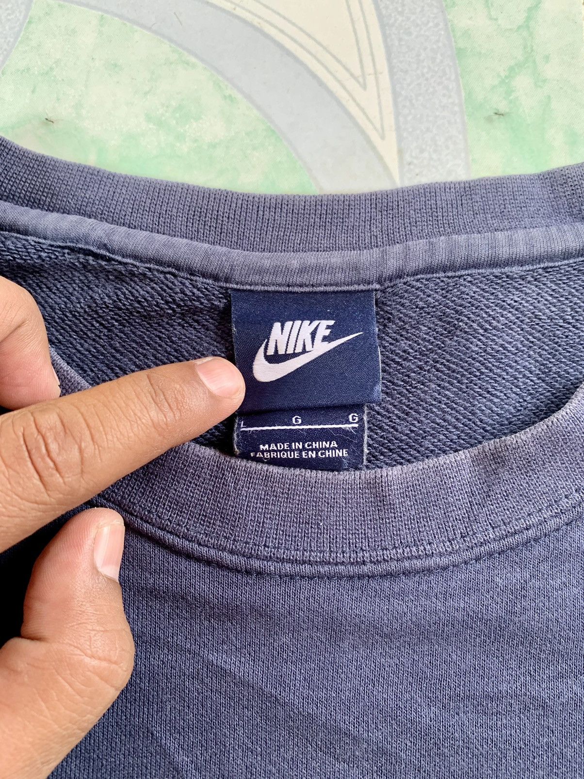 Nike Vintage Nike Embroidered Logo Crewneck Sweatshirt Faded Navy Size US L / EU 52-54 / 3 - 2 Thumbnail
