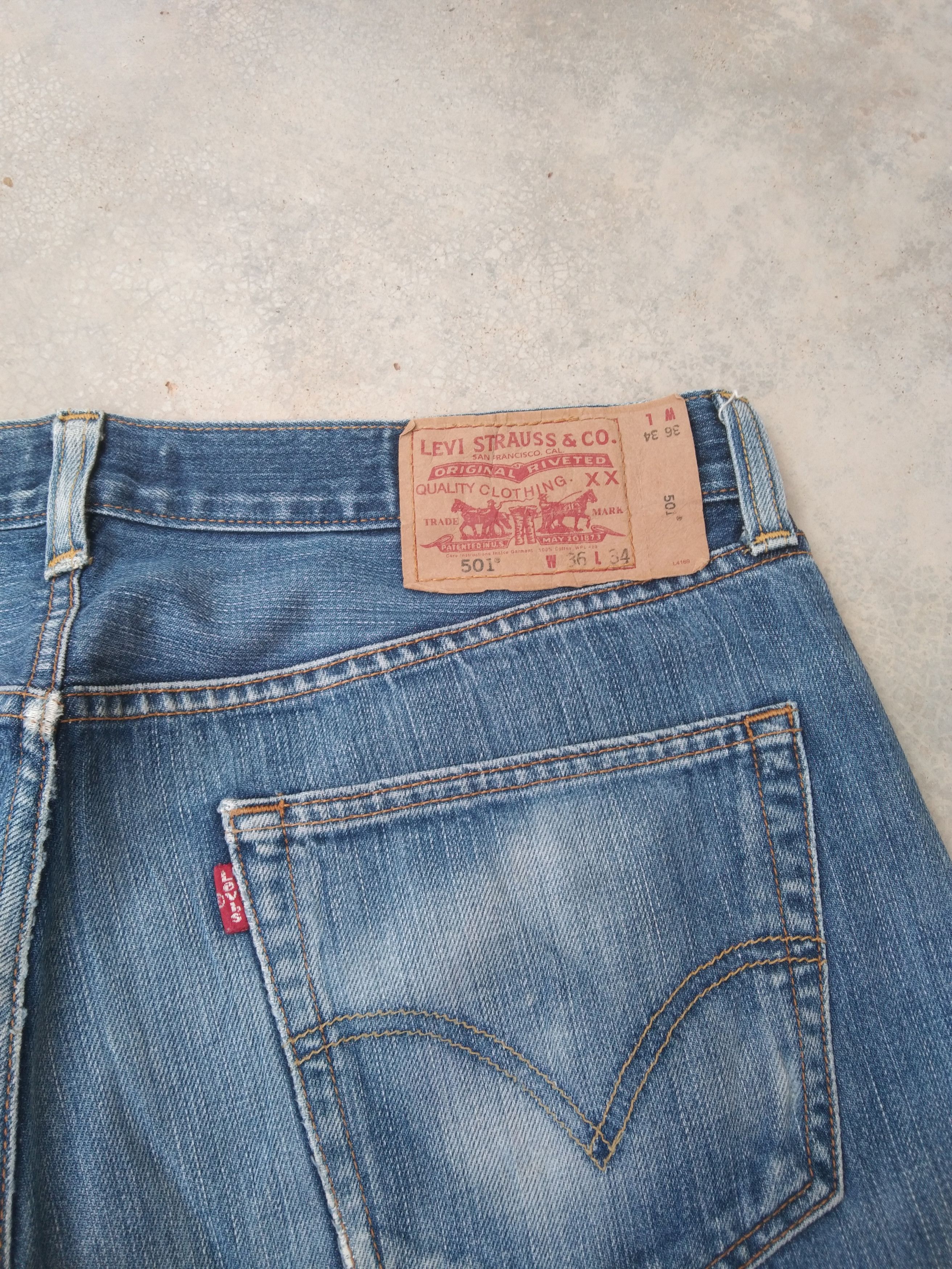 Levi's Vintage Levi's 501 Faded Blue Distressed Jeans 36x33 Size US 36 / EU 52 - 4 Thumbnail